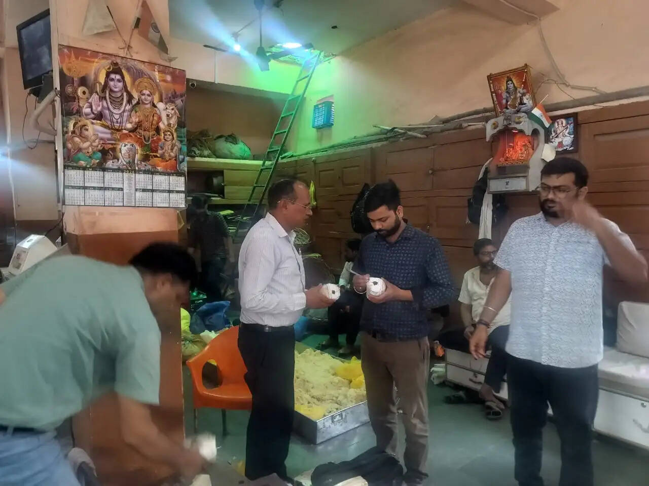 त्योहारों से पहले खोये में मिलावट पर बड़ा प्रहार, कानपुर देहात में एफआईआर