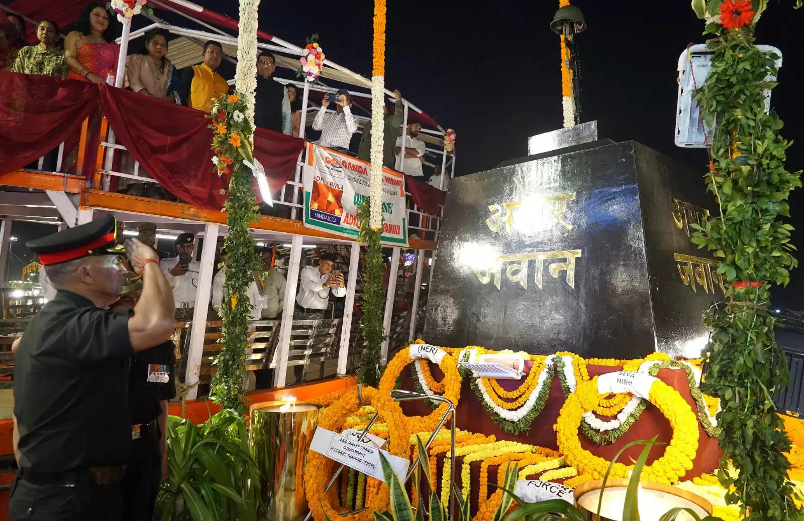 ऑपरेशन सिंदूर को समर्पित रही मां गंगा की महाआरती, 51 हजार दीपों की आभा से जगमगाया दशाश्वमेध घाट, आध्यात्म और राष्ट्रभक्ति का दिखा संगम