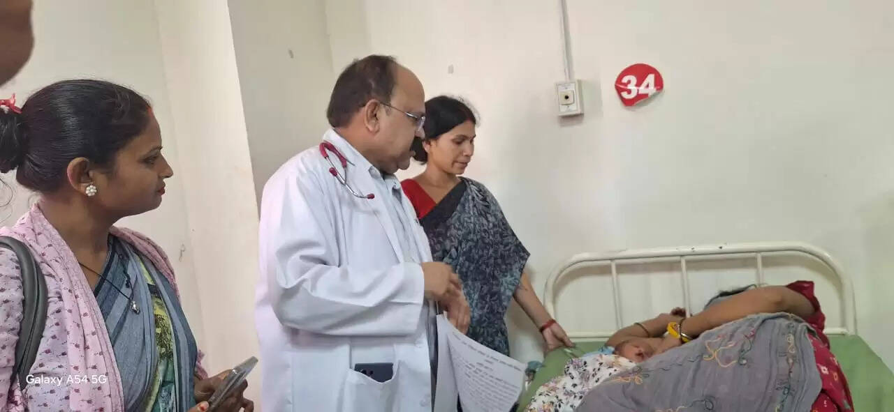 वाराणसी: जन्मजात कटे होंठ और तालू का इलाज संभव, सीएमएस ने आशा कार्यकर्ती को किया सम्मानित