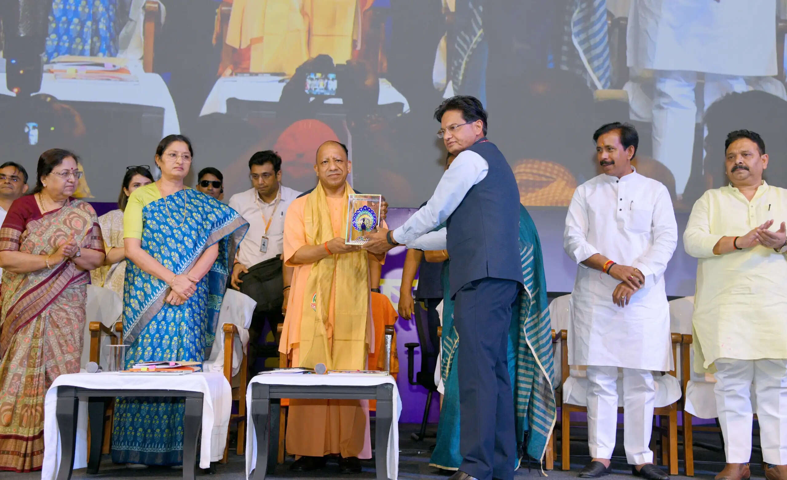 2017 से पहले पोषाहार आपूर्ति में शामिल था शराब माफिया, तीन-तीन महीने नहीं पहुंचता था राशन: सीएम योगी