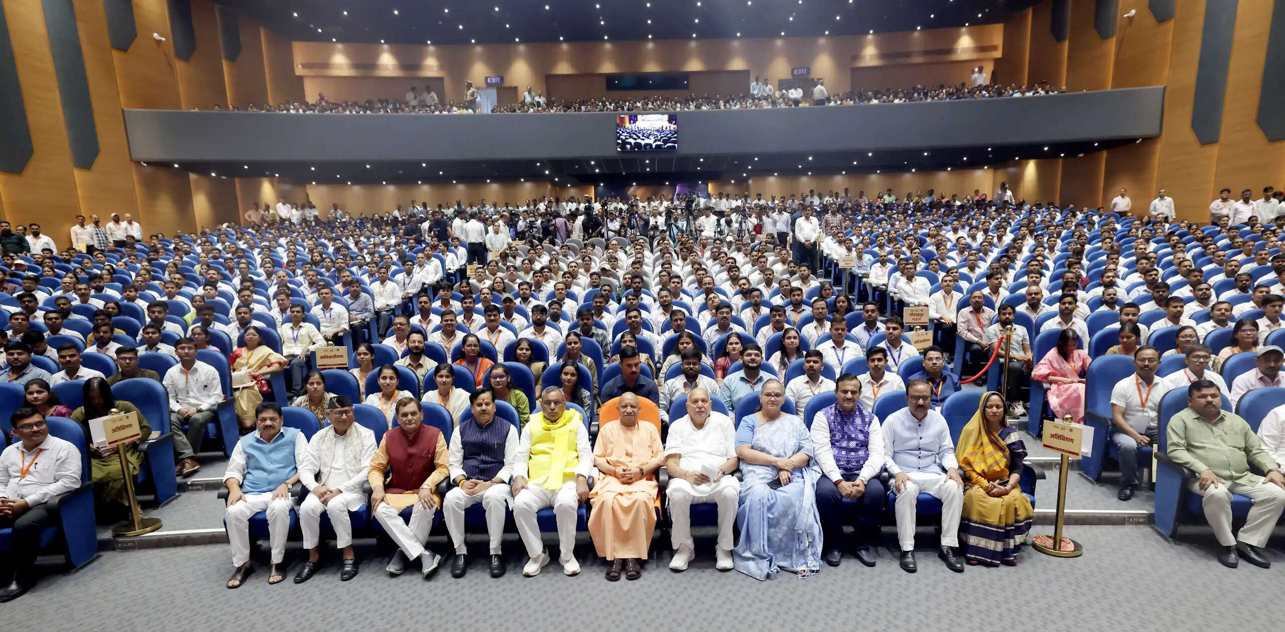 &nbsp;  नए स्लोगन के साथ गिरगिट की तरह रंग बदल रही सपा: सीएम योगी