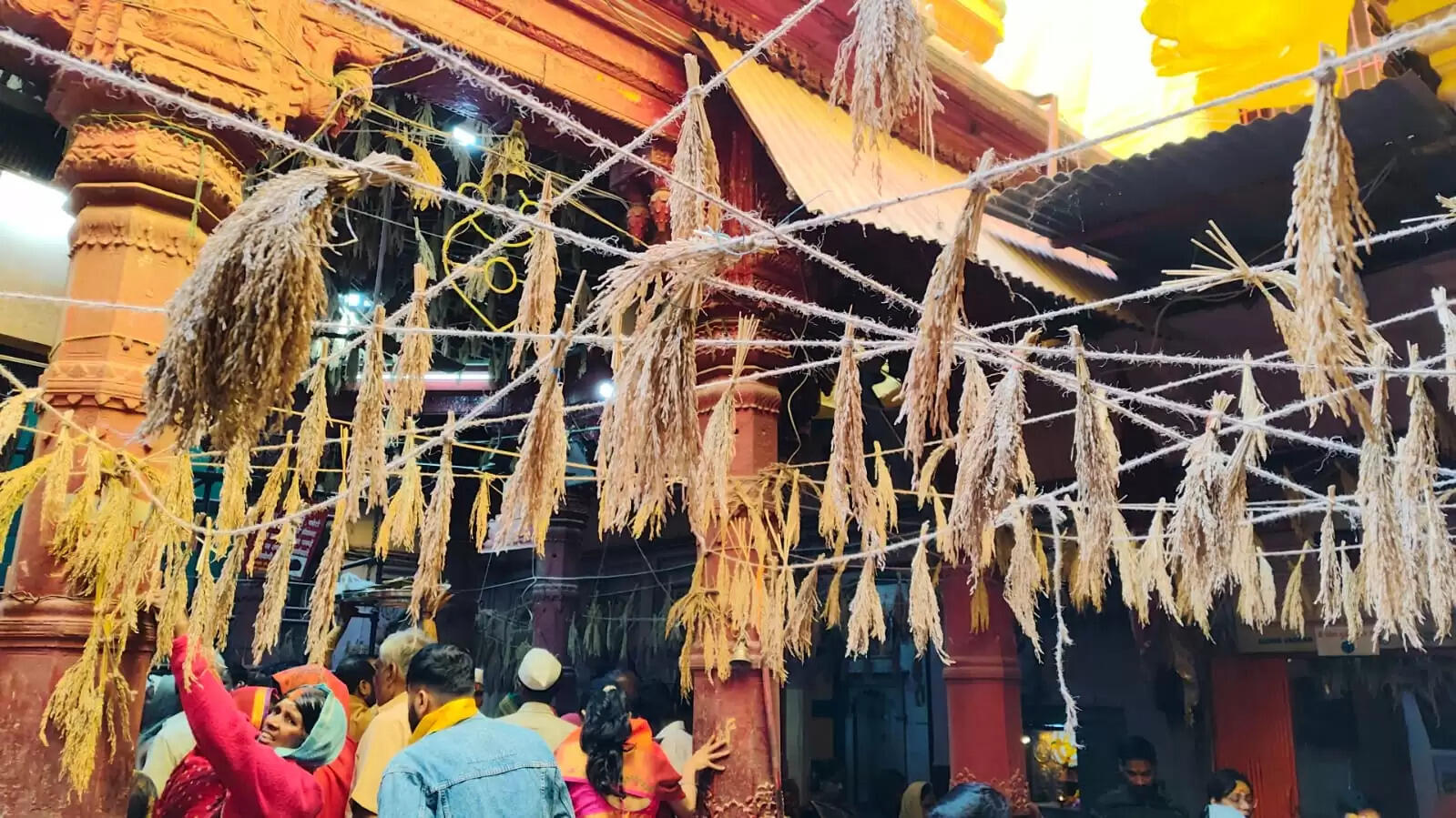 अन्नपूर्णा के 17 दिवसीय महाव्रत का आज होगा समापन, धान की बालियों से सजाया गया है गर्भगृह