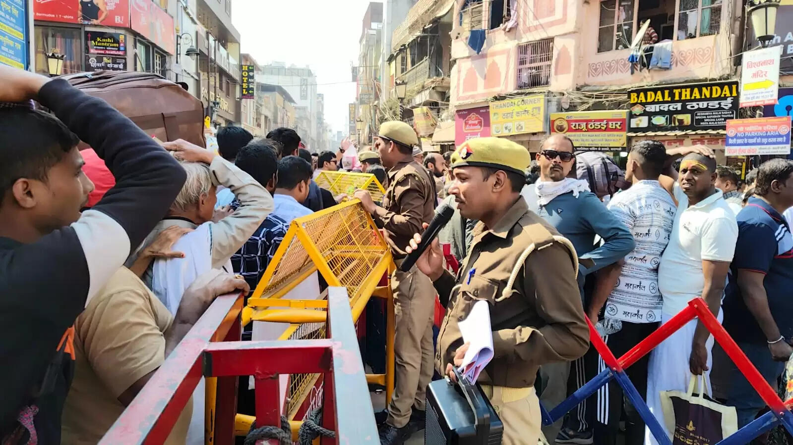 varanasi crowd