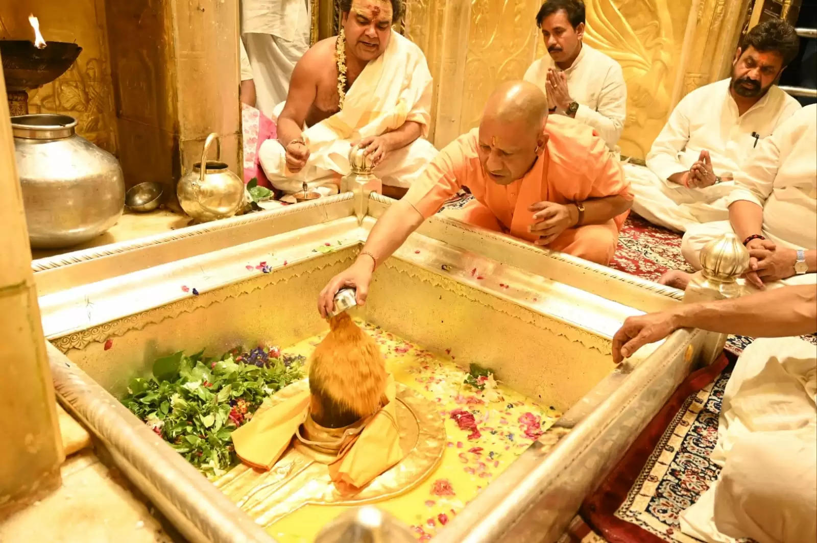 yogi ji in vishwanath ji