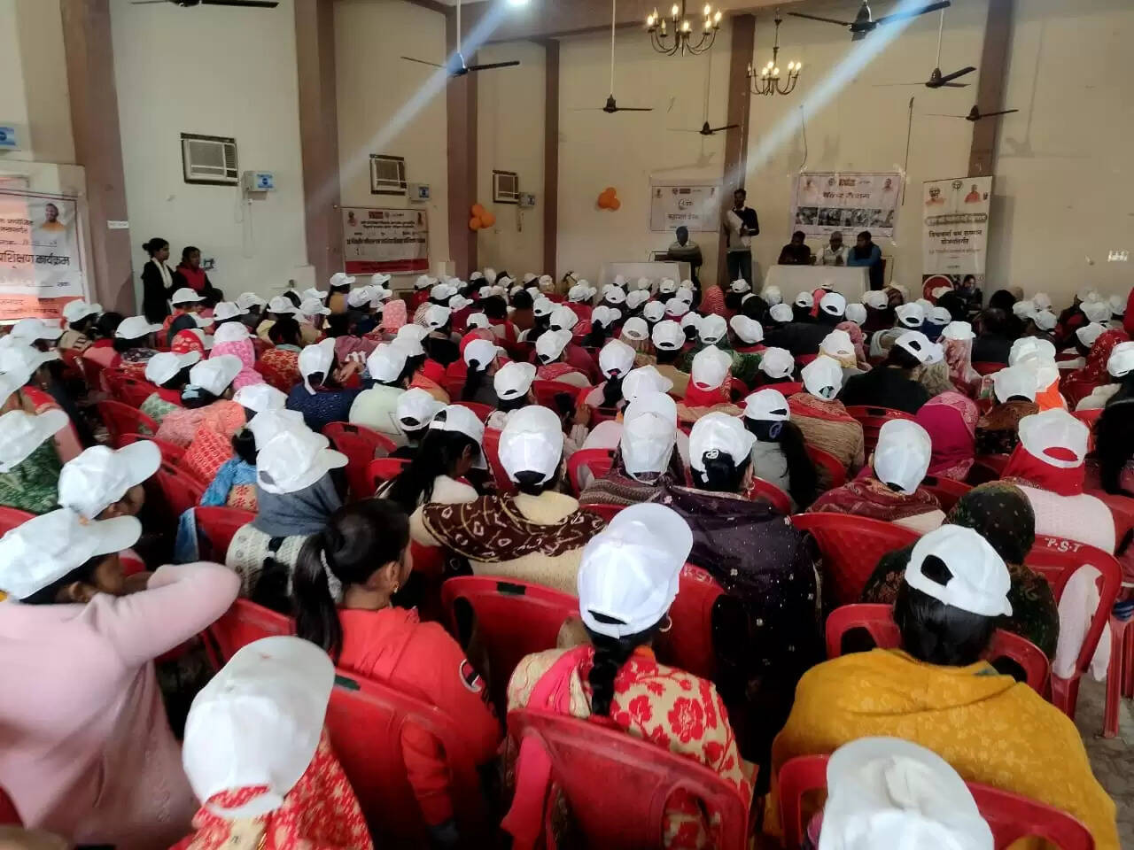 इन्वेस्ट यूपी के साथ हुए एमओयू के तहत प्रदेश में होगा 25 अरब डॉलर का निवेश