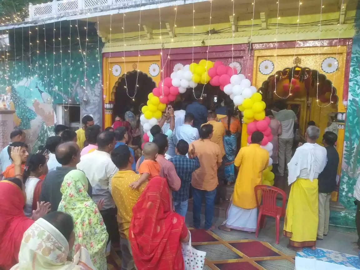 वाराणसी: नरसिंह जयंती पर जगन्नाथ मंदिर में विशेष पूजन और भजन, भक्त प्रह्लाद की रक्षा करने वाले भगवान नरसिंह को किया नमन