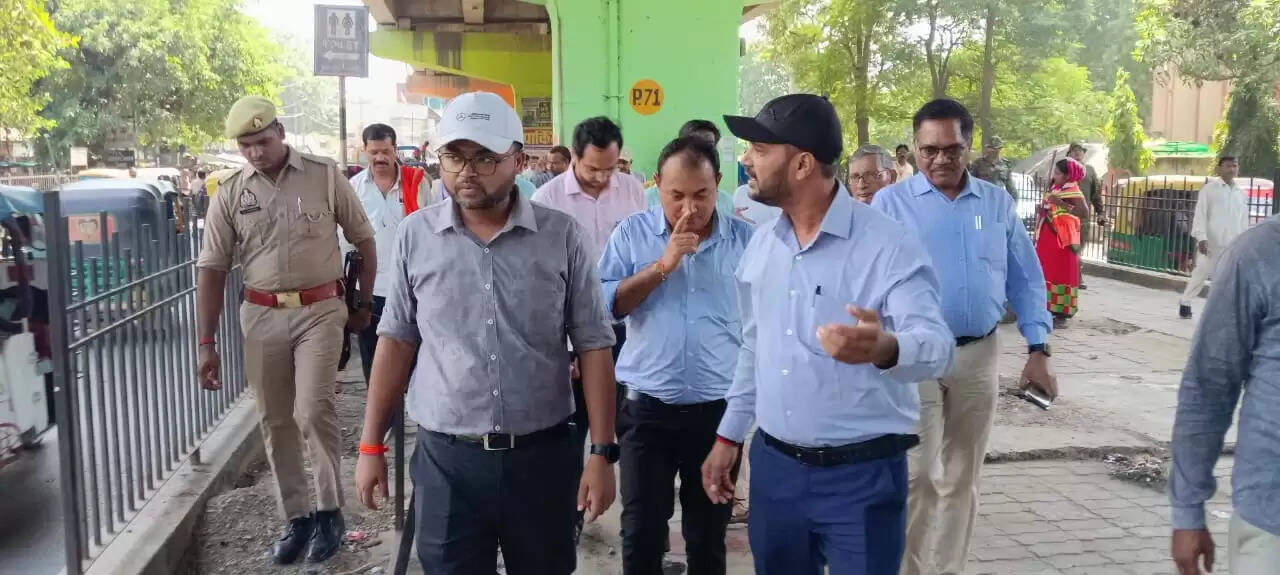 बिहार व मध्य प्रदेश राज्य में यूपी के पर्यटक वाहनों से परिवहन विभाग द्वारा अवैध रूप से टैक्स वसूली के संदर्भ में