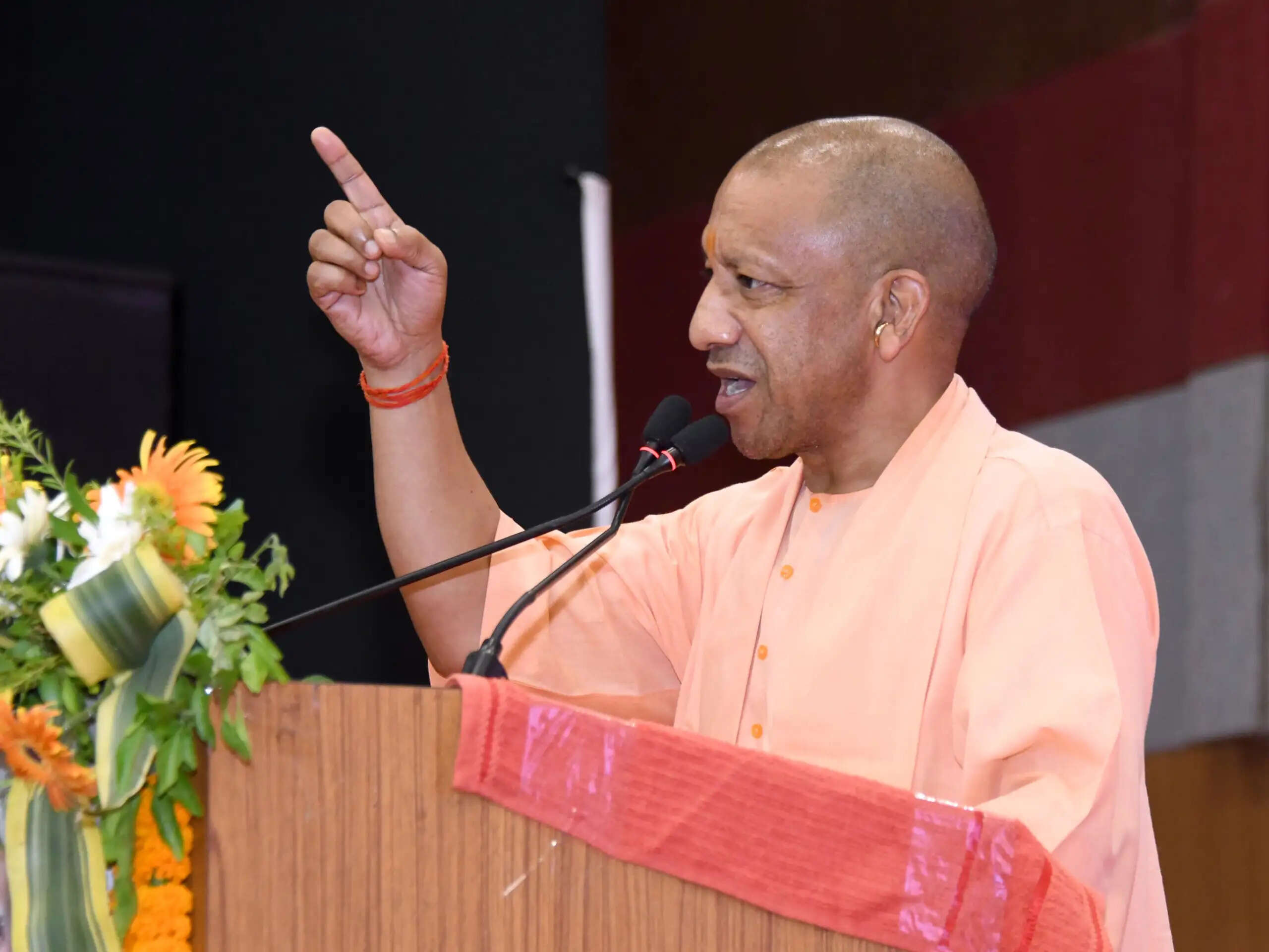 कालभैरव और काशी विश्वनाथ मंदिर में किया दर्शन-पूजन