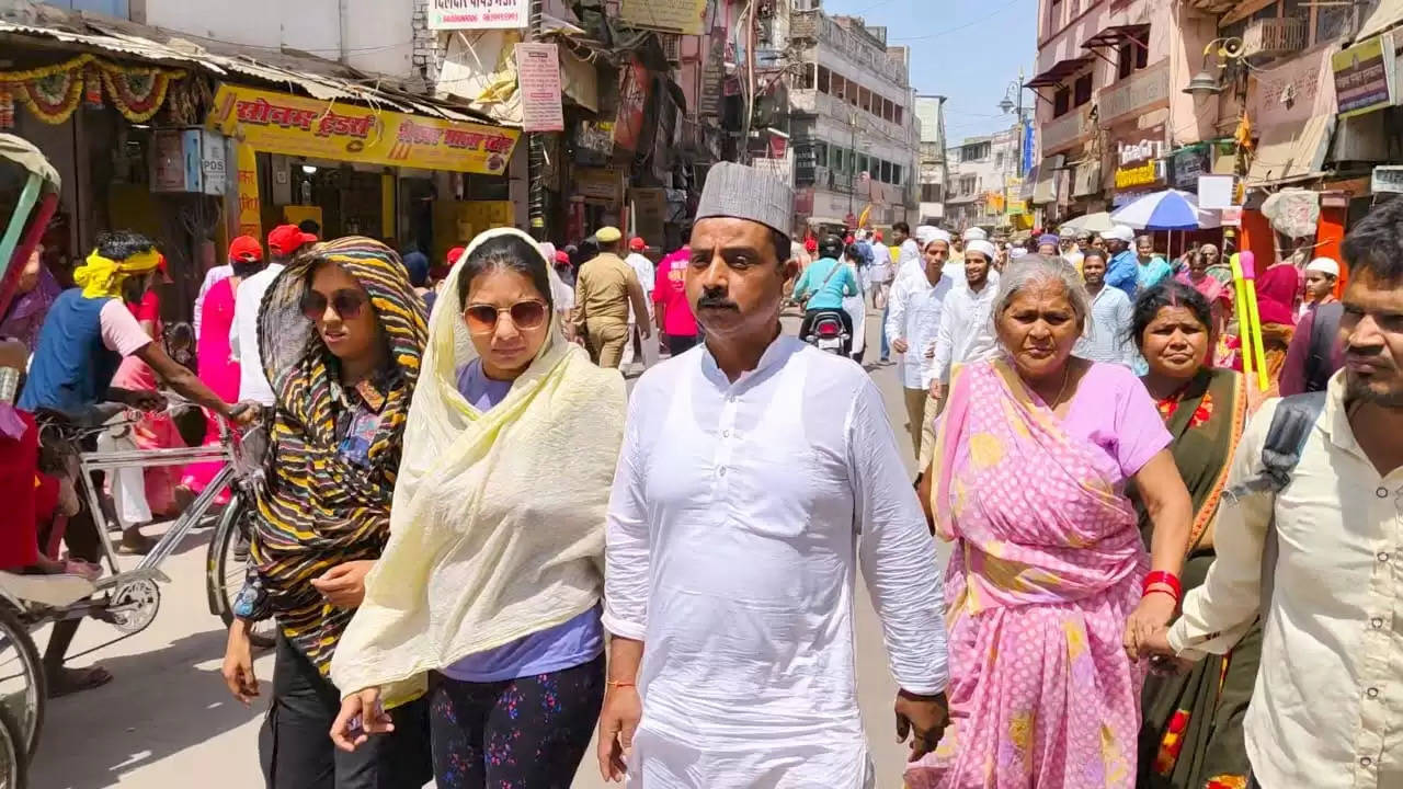 alvida namaj in varanasi