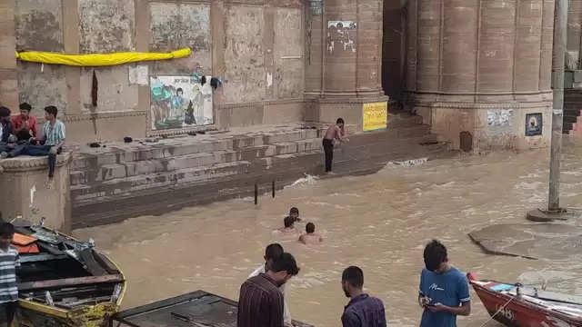 varanasi ganga water level