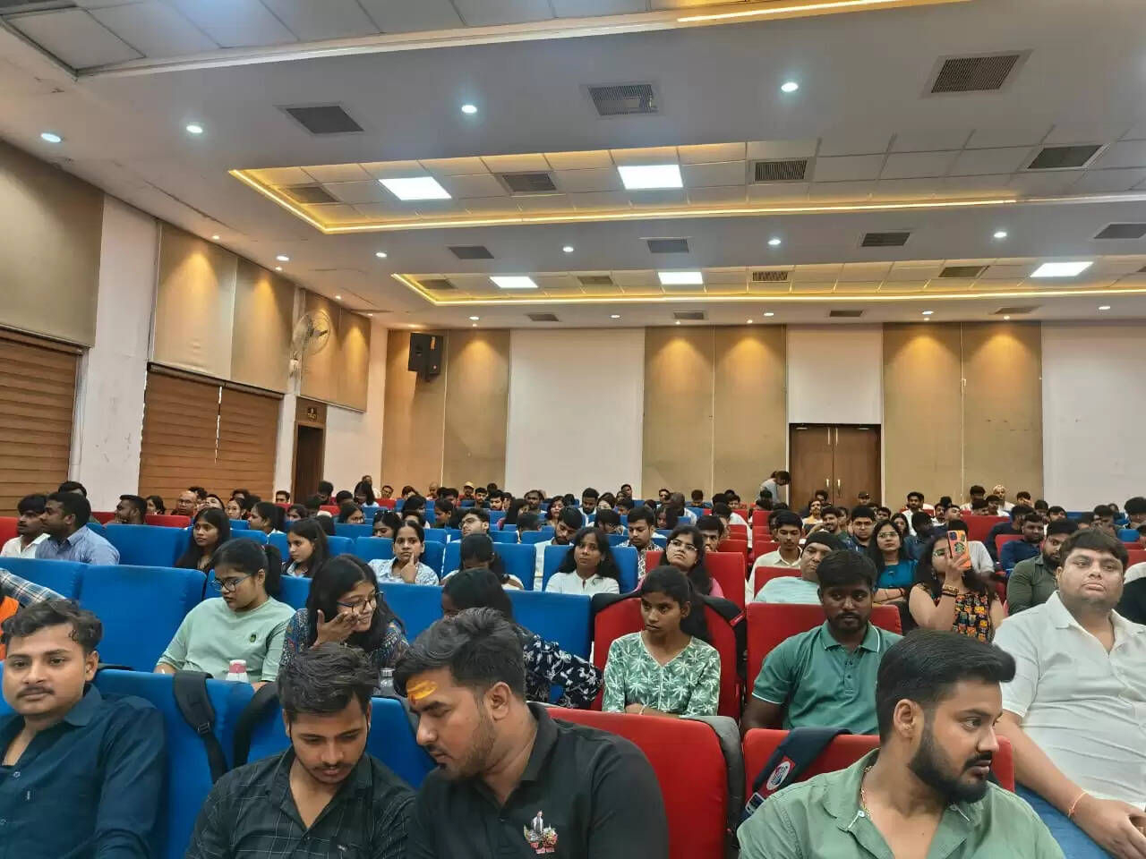 वाराणसी में शुरू हुई ‘मेरी काशी क्रिएटर्स पाठशाला’, क्रिएटर्स और टूर ऑपरेटर्स को बता रहे स्टोरी टेलिंग का तरीका, नए पर्यटन स्थलों की मिलेगी जानकारी