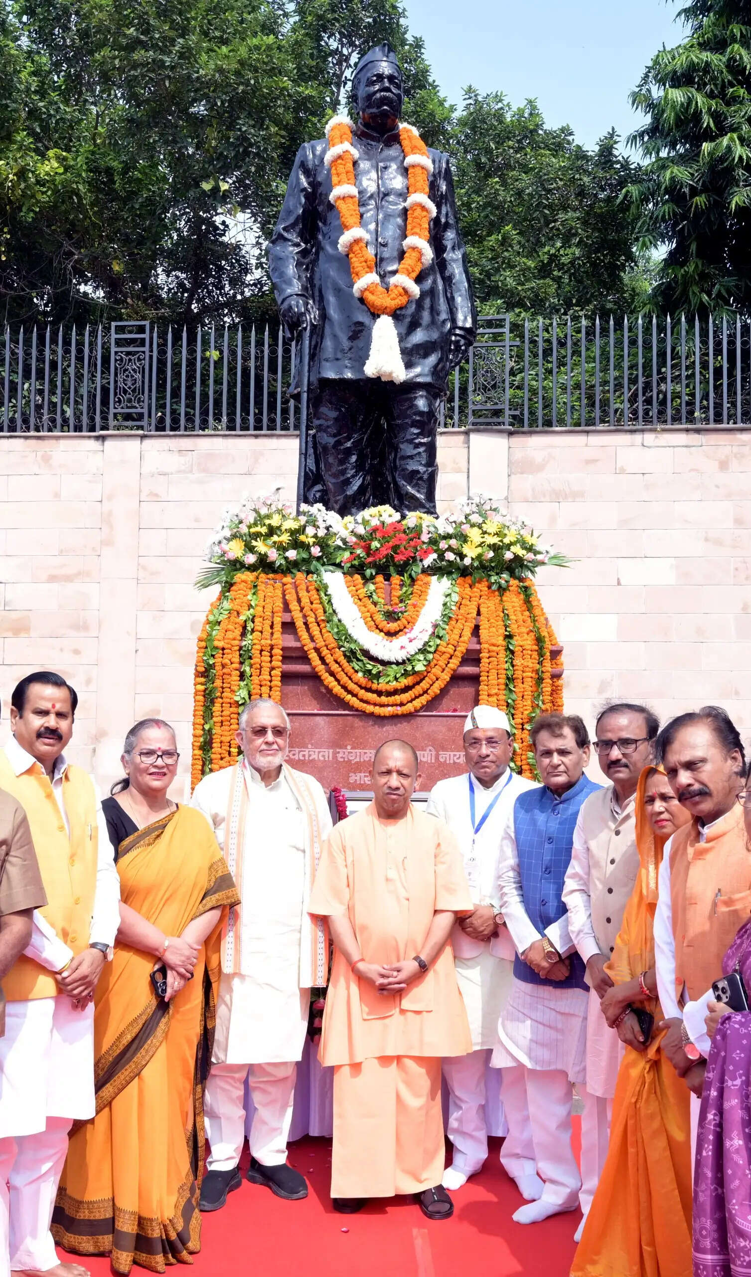 पंडित गोविंद बल्लभ पंत की 139वीं जयंती पर सीएम योगी ने दी श्रद्धाजंलि, उनके योगदान को किया नमन
