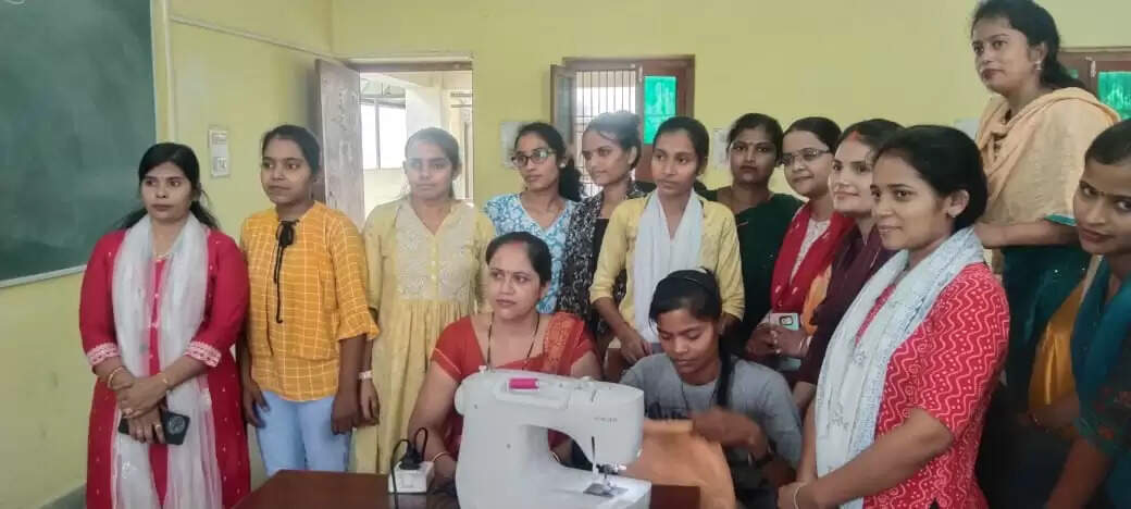काशी हिन्दू विश्वविद्यालय में महिलाओं के लिए डिजिटल सिलाई मशीन प्रशिक्षण कार्यशाला का आयोजन