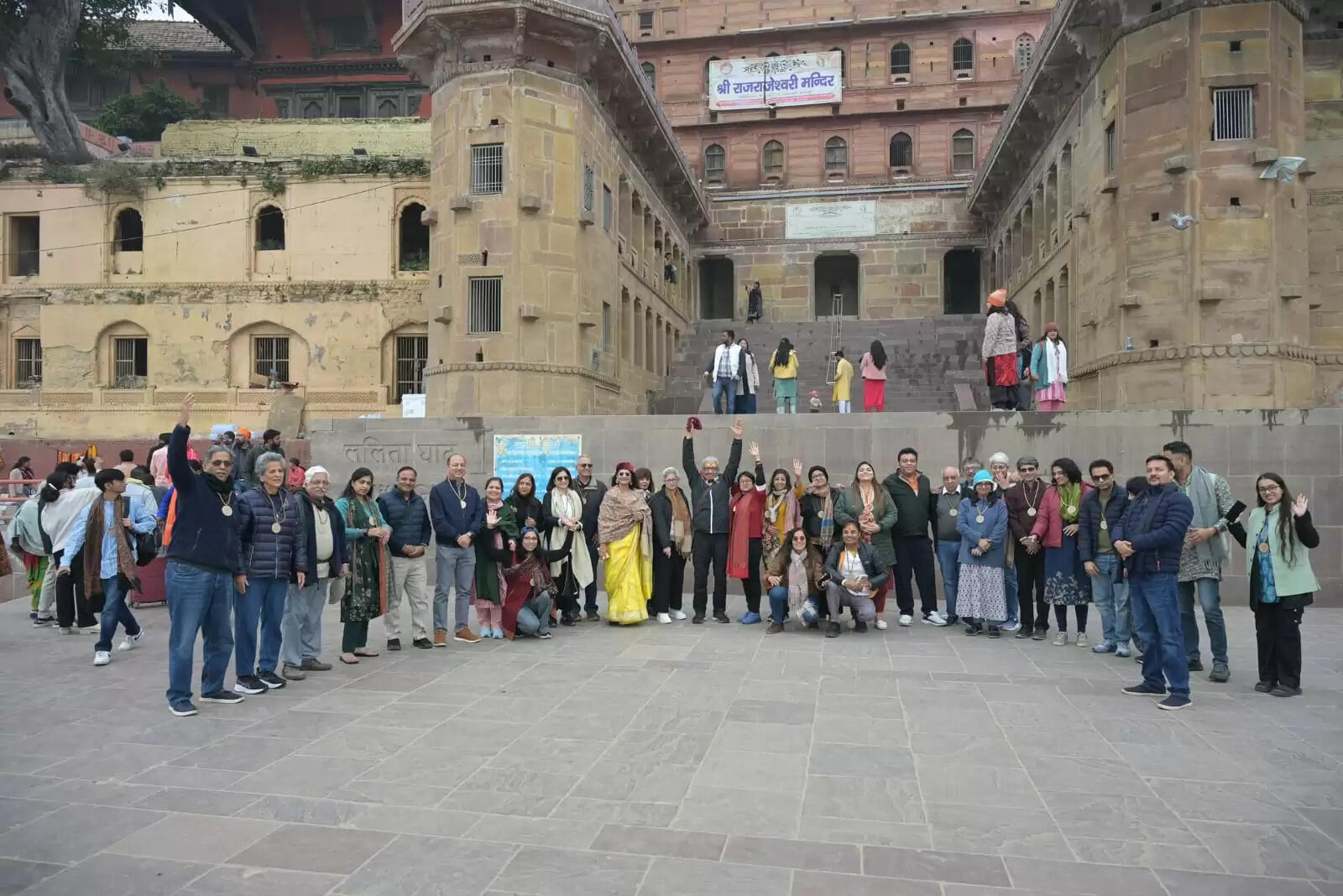वाराणसी। महिंद्रा कबीरा फ़ेस्टिवल के भव्य उद्घाटन के बाद 20 दिसंबर को इसका दूसरा दिन भी यादगार रहा। इस दिन कबीर के जीवन, दर्शन और काव्य को समर्पित कार्यक्रमों के माध्यम से संगीत, विचार और भक्ति का सुंदर संगम देखने को मिला। शहर के ऐतिहासिक स्थल गुलेरिया कोठी और शिवाला घाट कबीर की वाणी से गूंज उठे।