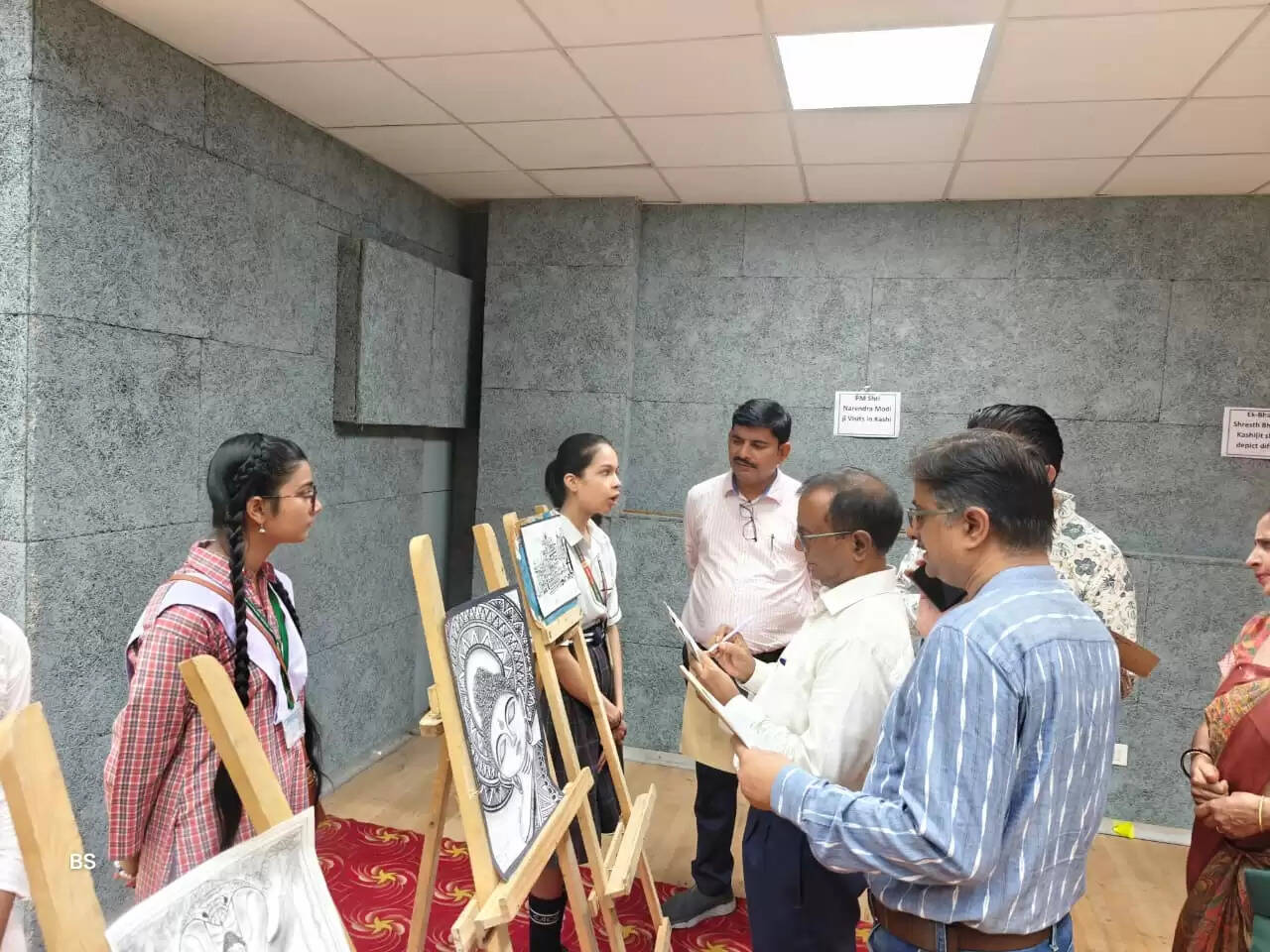  काशी सांसद पेंटिंग, स्केचिंग और फोटोग्राफी प्रतियोगिता 2025 का भव्य शुभारंभ