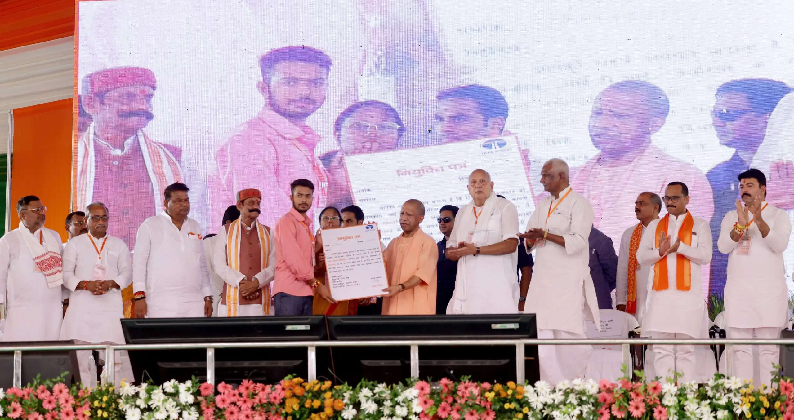 सलेमपुर व भाटपाररानी विधानसभा क्षेत्र के विकास के लिए 305 करोड़ की 80 विकास परियोजनाओं का किया लोकार्पण/शिलान्यास
