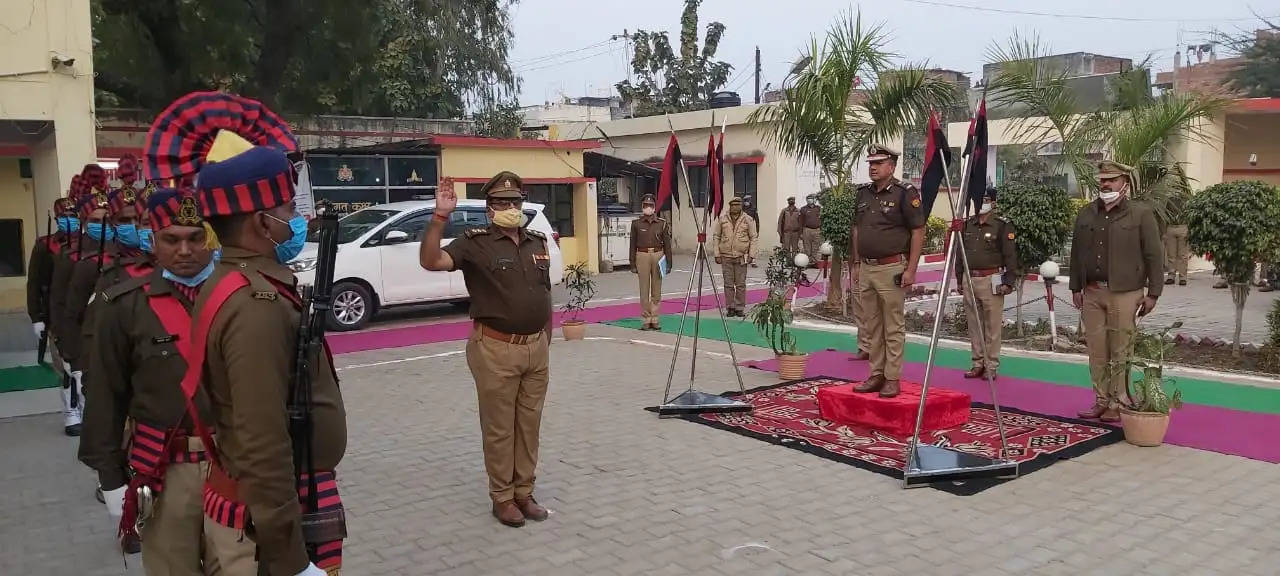 चंदौली : आईजी ने कोतवाली का किया निरीक्षण, असलहो की परखी गुणवत्ता, सीज वाहनों की नीलामी का दिया निर्देश