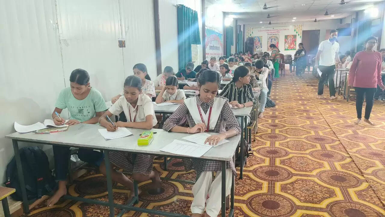 श्री रामतारका आंध्रा आश्रम में गणेश नवरात्रि के अवसर पर सामान्य ज्ञान प्रतियोगिता का भव्य आयोजन