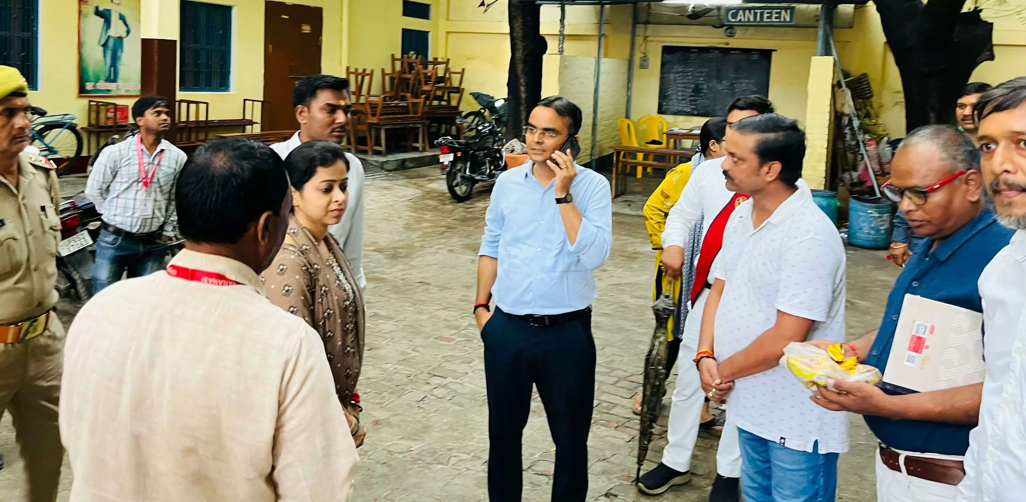 वाराणसी : डीएम ने बाढ़ प्रभावित इलाकों का लिया जायजा, राहत शिविरों को पूरी क्षमता से संचालित करने के दिए निर्देश