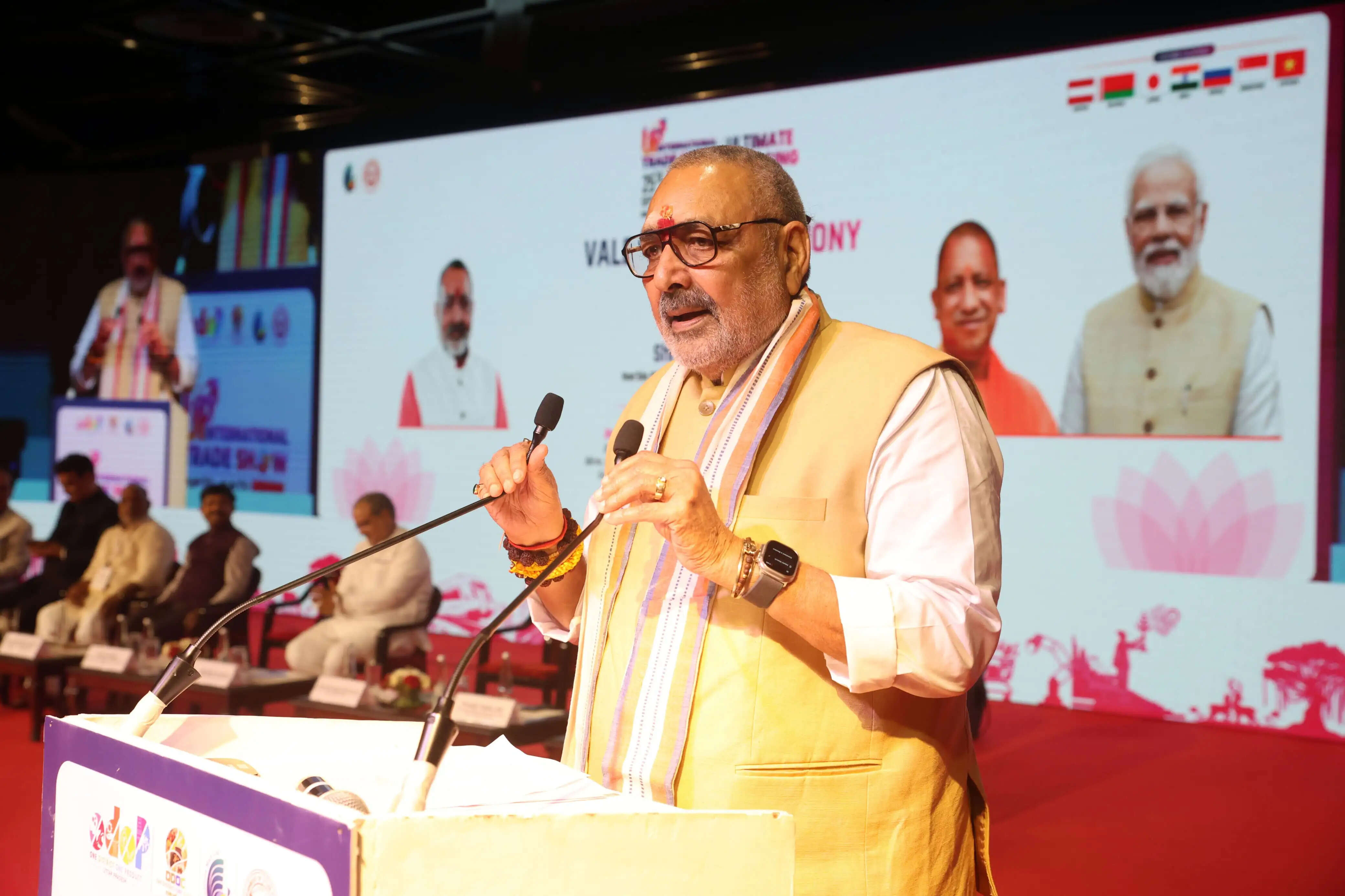&nbsp;  यूपी की पहचान अब कट्टा नहीं, ब्रह्मोस और फाइटर जेट से : गिरिराज सिंह