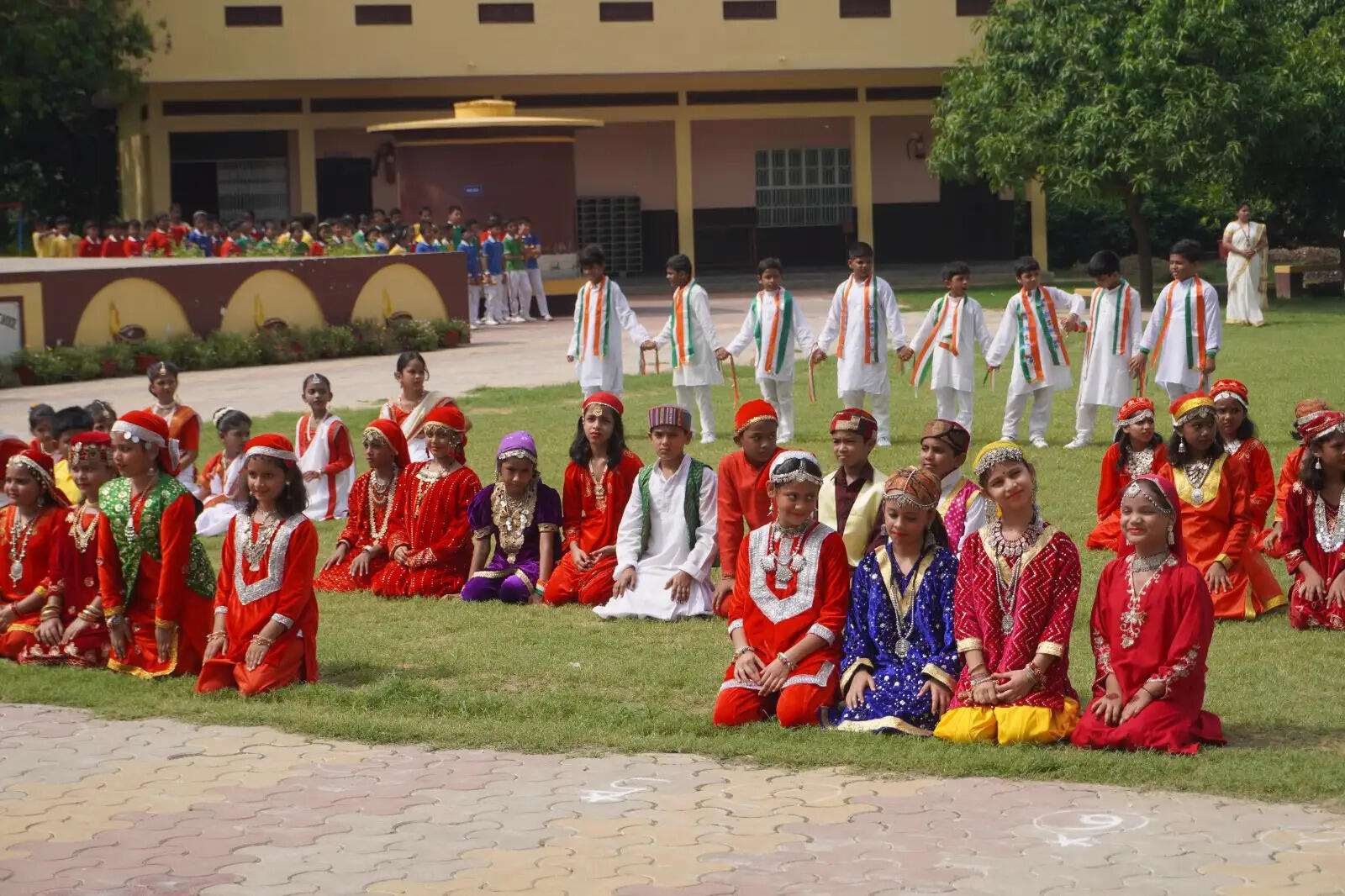 सेंट मैरीज कॉन्वेंट स्कूल में देशभक्ति के रंग में रंगा स्वतंत्रता दिवस, बच्चों की प्रस्तुतियों ने मोहा मन