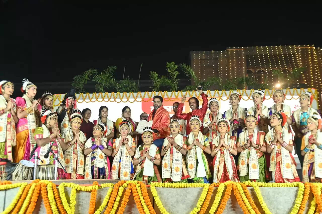 विक्रमी संवत 2078 के अनुसार मार्गशीर्ष शुक्ल पक्ष की दशमी तिथि को भारत के यशस्वी प्रधानमंत्री माननीय श्री नरेंद्र मोदी द्वारा “श्री काशी विश्वनाथ विशिष्ट क्षेत्र विकास परिषद” के नविनीकरण के बाद श्री काशी विश्वनाथ धाम परिसर का लोकार्पण किया गया था। इस ऐतिहासिक, भव्य और दिव्य अवसर के चार वर्ष पूर्ण होने के उपलक्ष्य में श्री काशी विश्वनाथ धाम में विशेष आयोजनों का क्रम निरंतर जारी है।