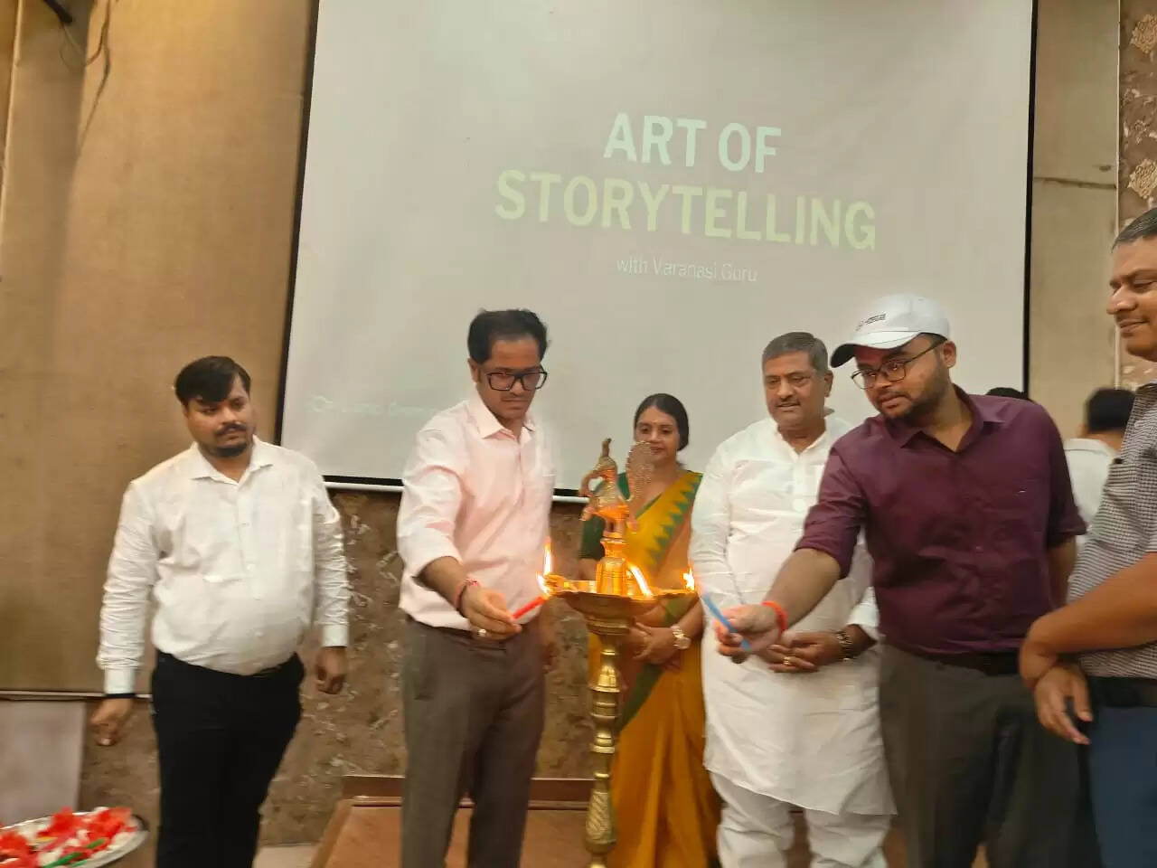 वाराणसी में शुरू हुई ‘मेरी काशी क्रिएटर्स पाठशाला’, क्रिएटर्स और टूर ऑपरेटर्स को बता रहे स्टोरी टेलिंग का तरीका, नए पर्यटन स्थलों की मिलेगी जानकारी