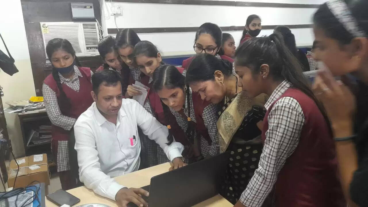 हाईस्कूल एग्ज़ाम 