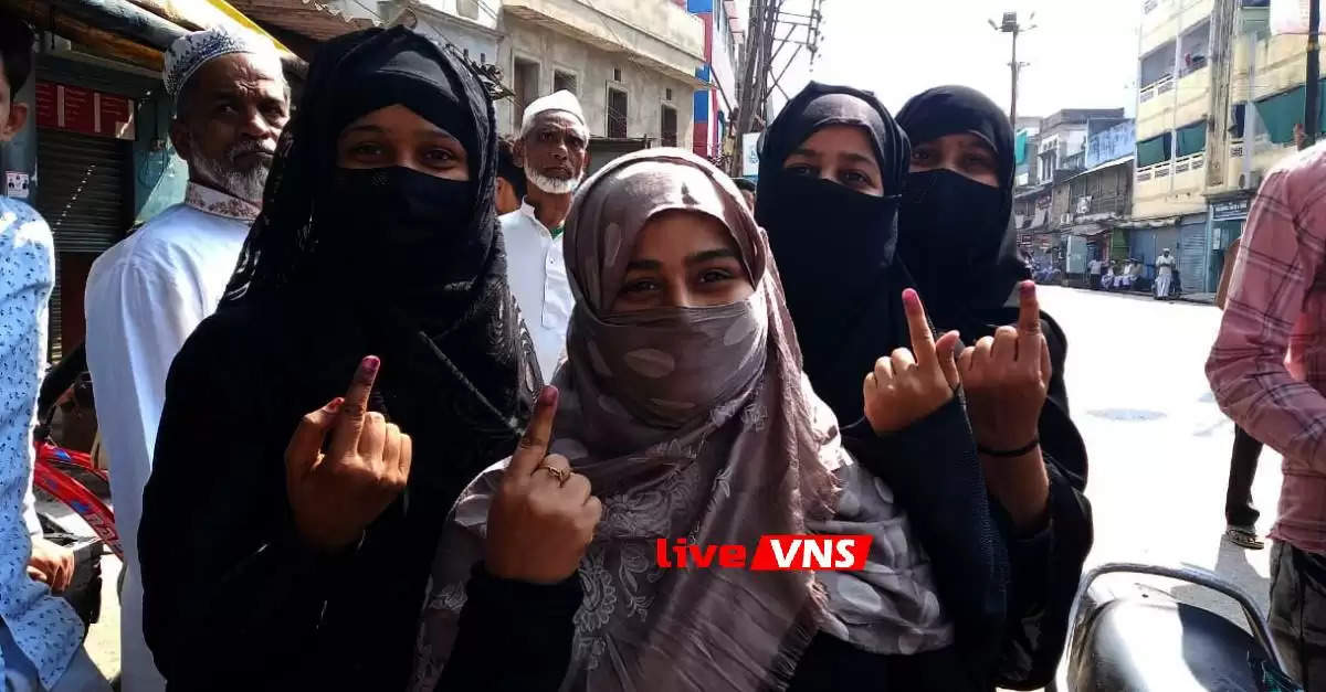 First Time Voters In Varanasi 