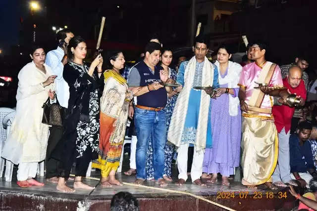 KUMAR VISHWAS IN KASHI