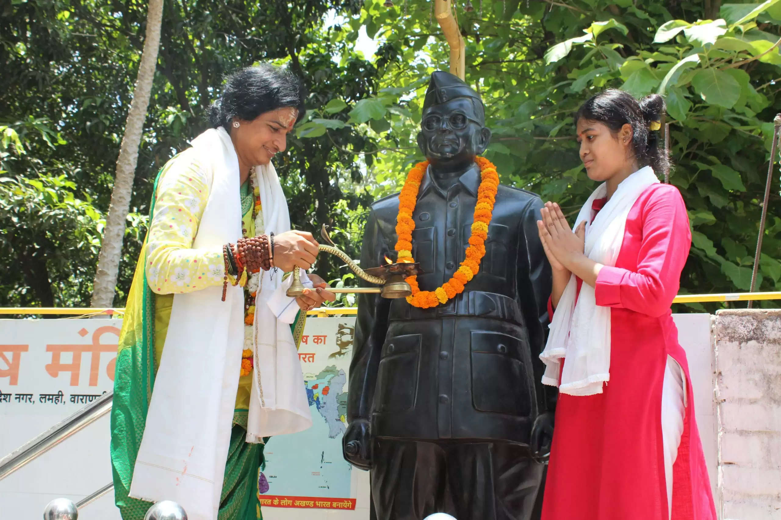 madhavi lata in varanasi