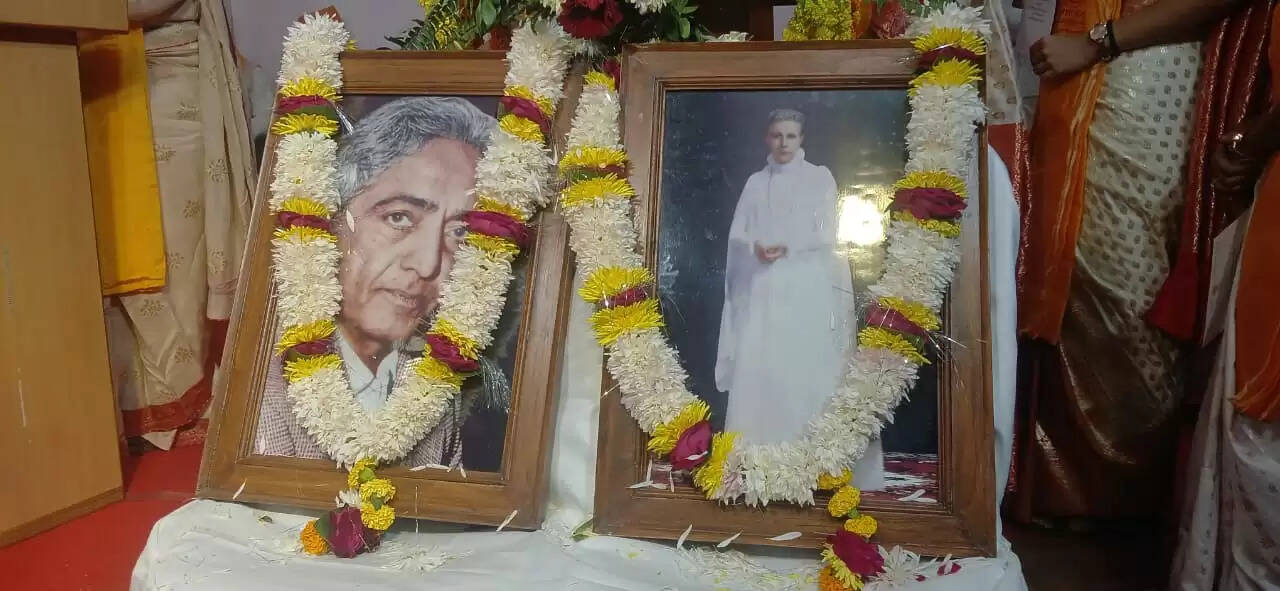 बीएचयू दीक्षांत समारोह का दूसरा दिन: उल्लास और उपलब्धि के बीच दो दिनों में 13,450 डिग्रियों का वितरण