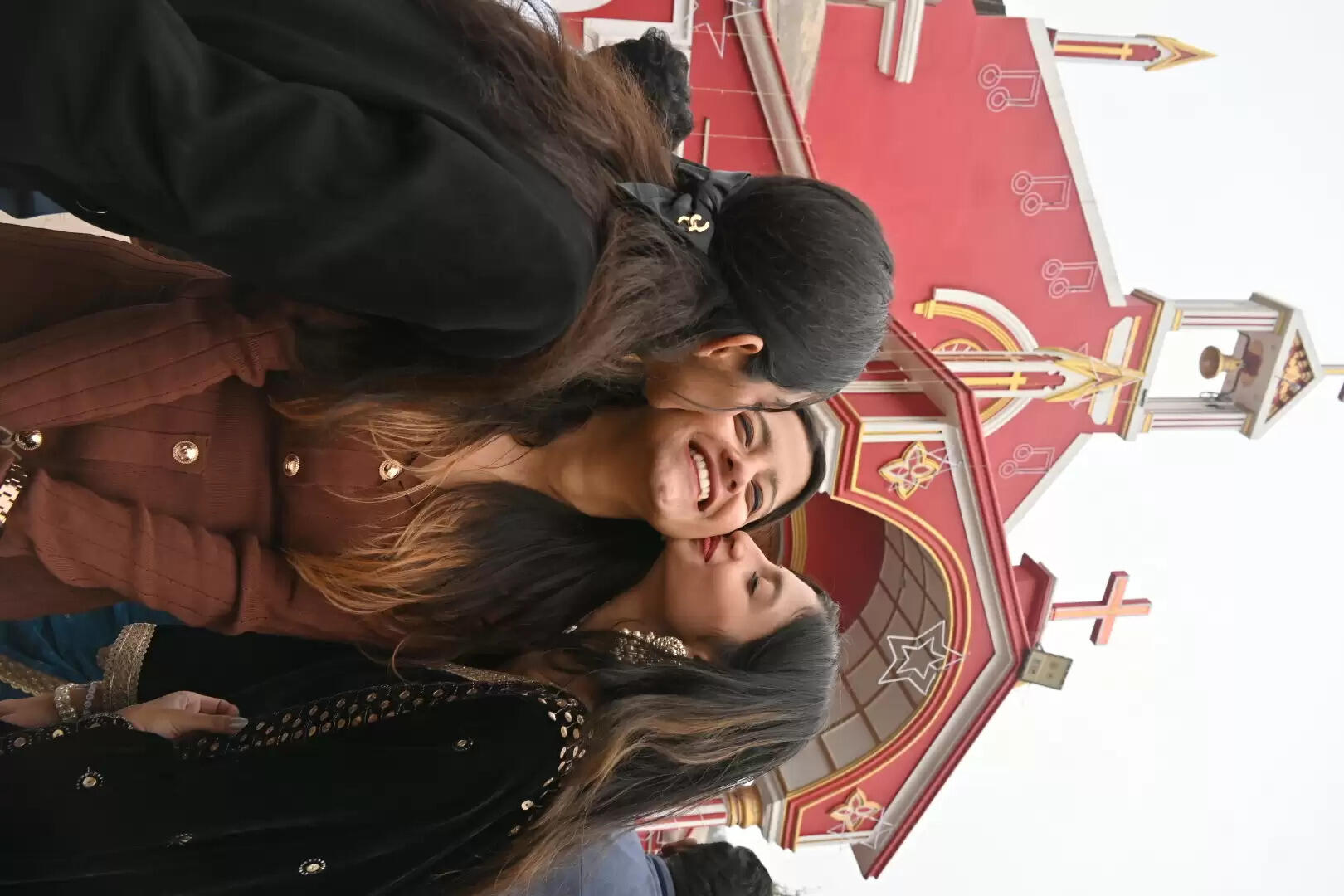 वाराणसी की हर महत्वपूर्ण खबर पढ़ने के लिए अभी फॉलो करें Live VNS का ऑफिशियल वाट्सऐप पेज 👇👇   https://whatsapp.com/channel/0029VaAPWex65yD2LWG35A25    Live VNS - भरोसा 1 दशक से लाखों बनारसियों का - बनारस की बात, बनारस के साथ