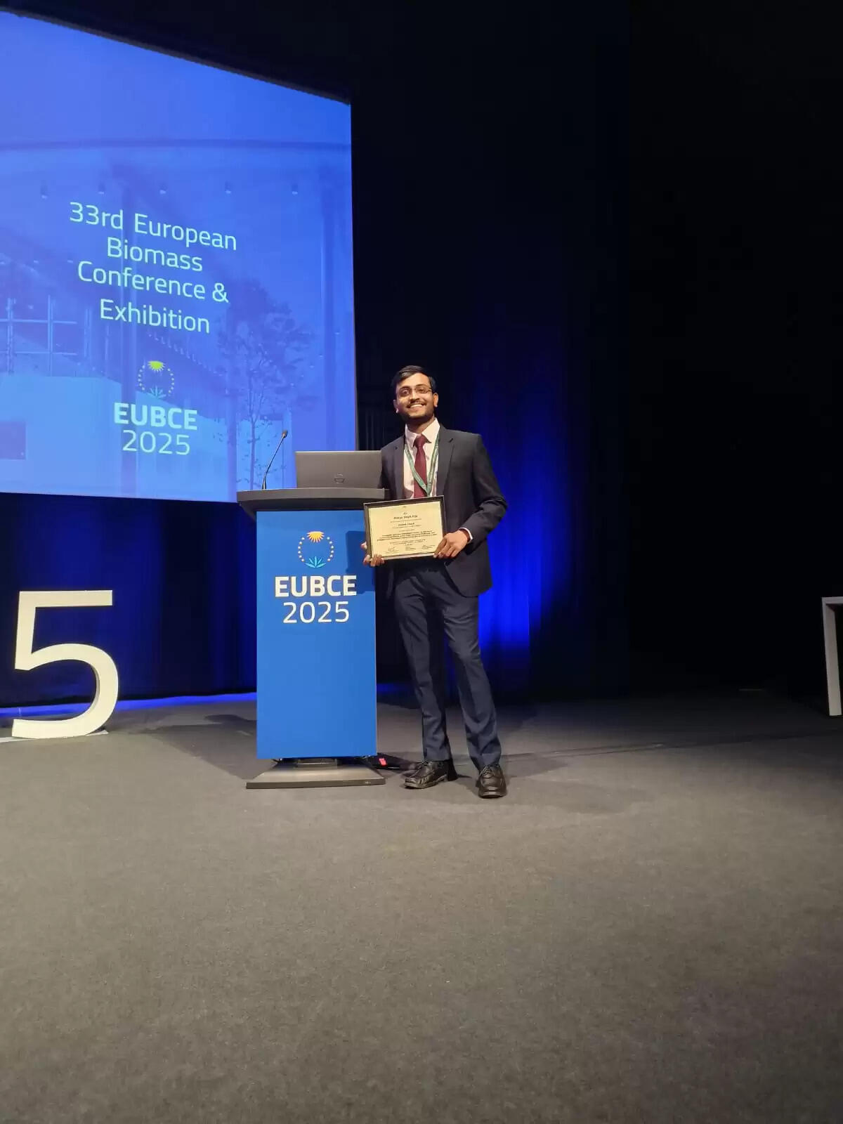 बनारस हिंदू विश्वविद्यालय के पूर्व छात्र को यूरोप में आयोजित EUBCE 2025 सम्मेलन में अंतरराष्ट्रीय पुरस्कार