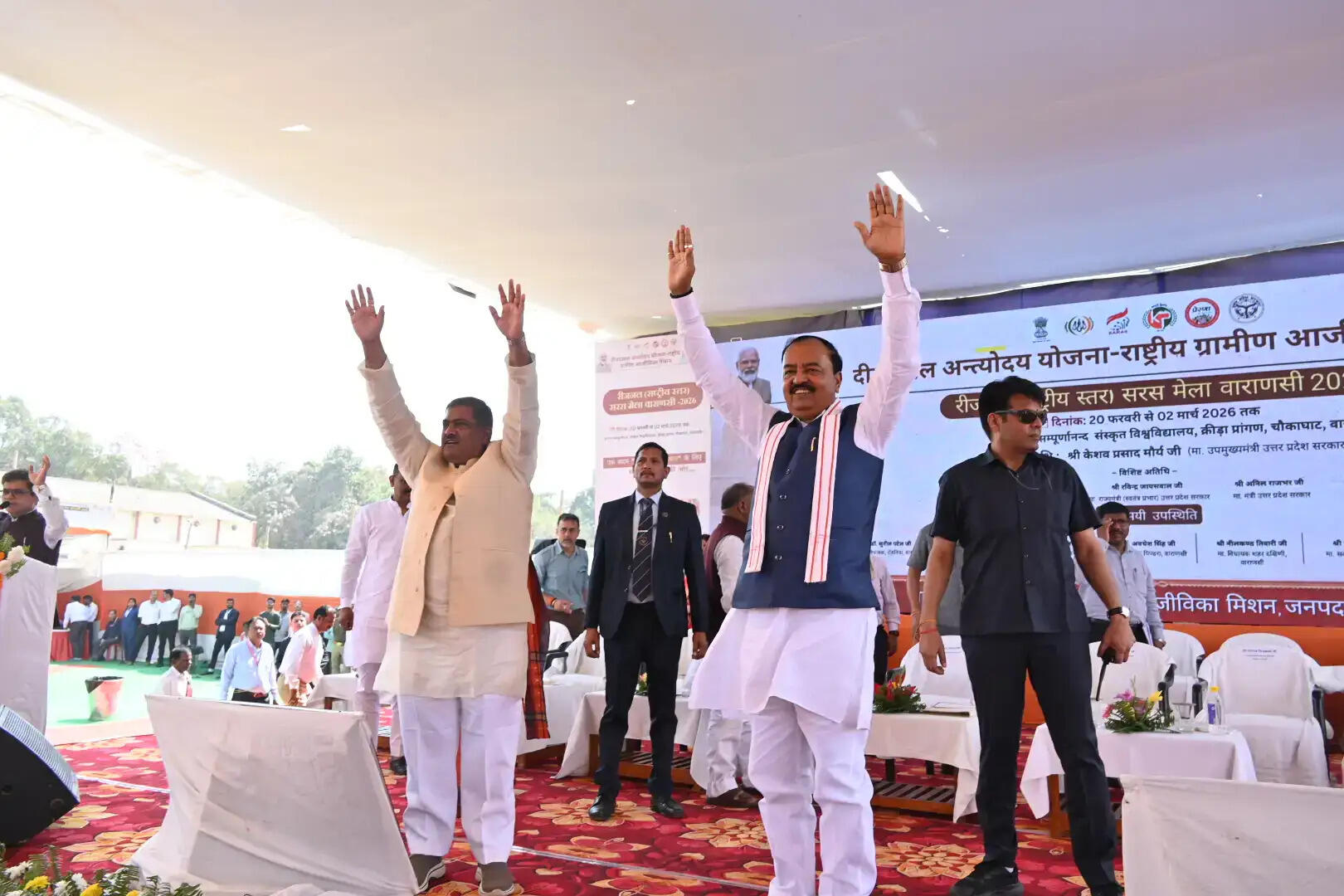 सरस मेले में पहुंचे डिप्टी सीएम केशव मौर्या