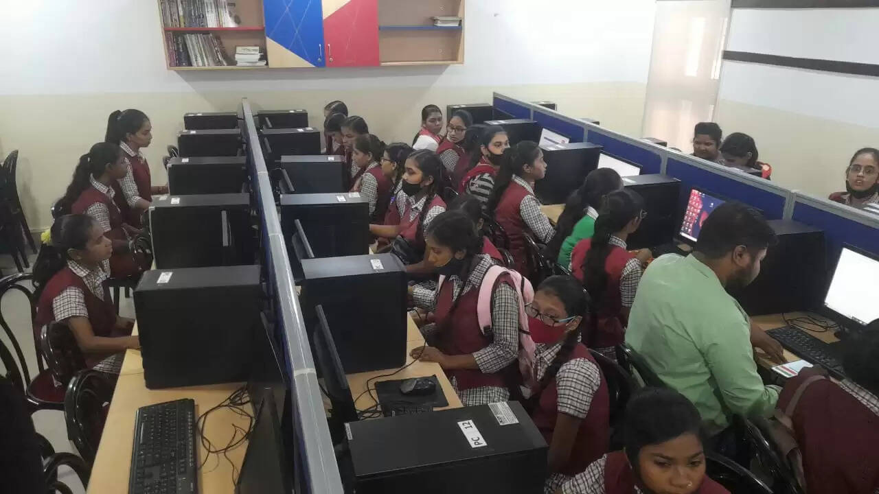 हाईस्कूल एग्ज़ाम 