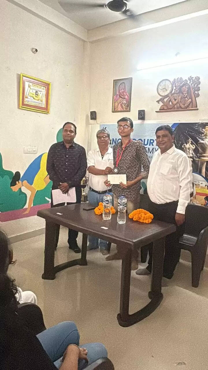 वाराणसी में द्वितीय रैपिड चेस प्रतियोगिता सम्पन्न, अंतरराष्ट्रीय शतरंज खिलाड़ियों ने किया प्रतिभाग
