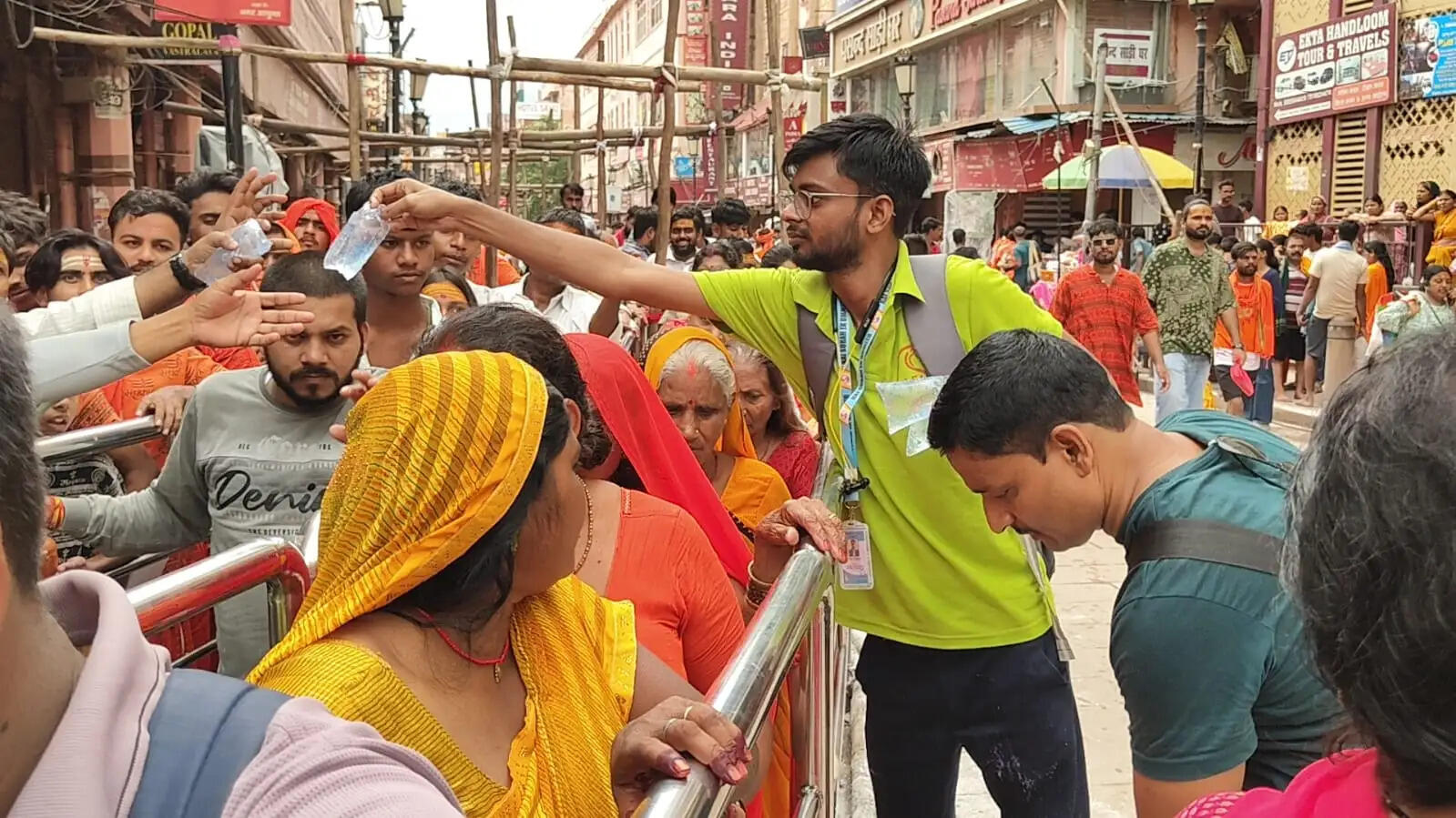 सावन के प्रथम सोमवार पर सेवा का संदेश