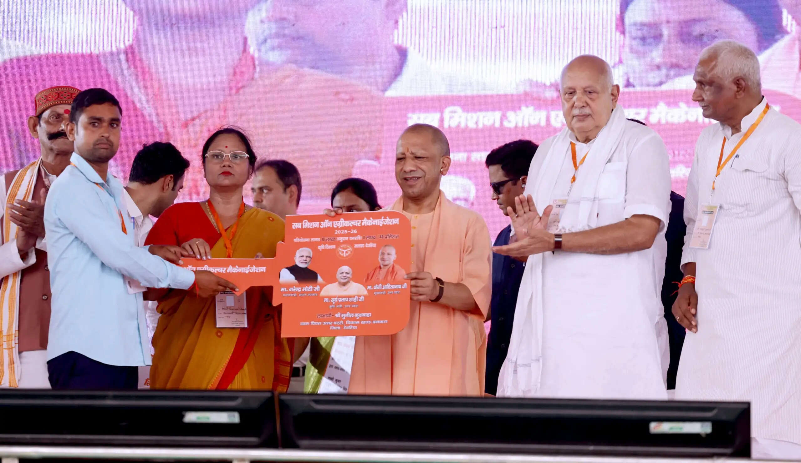 सलेमपुर व भाटपाररानी विधानसभा क्षेत्र के विकास के लिए 305 करोड़ की 80 विकास परियोजनाओं का किया लोकार्पण/शिलान्यास