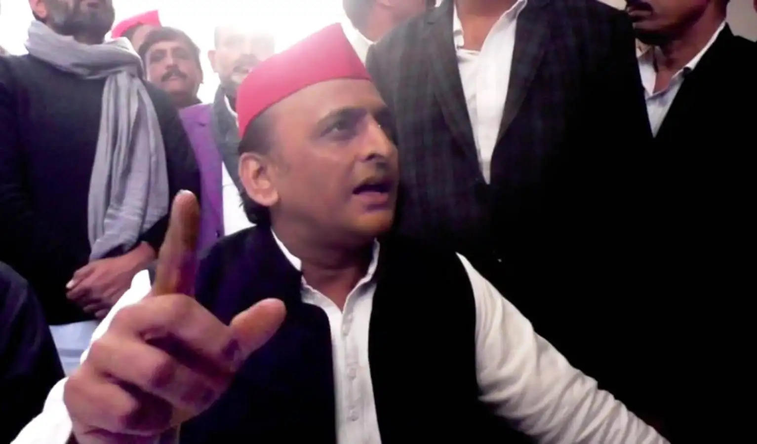 akhilesh yadav in varanasi