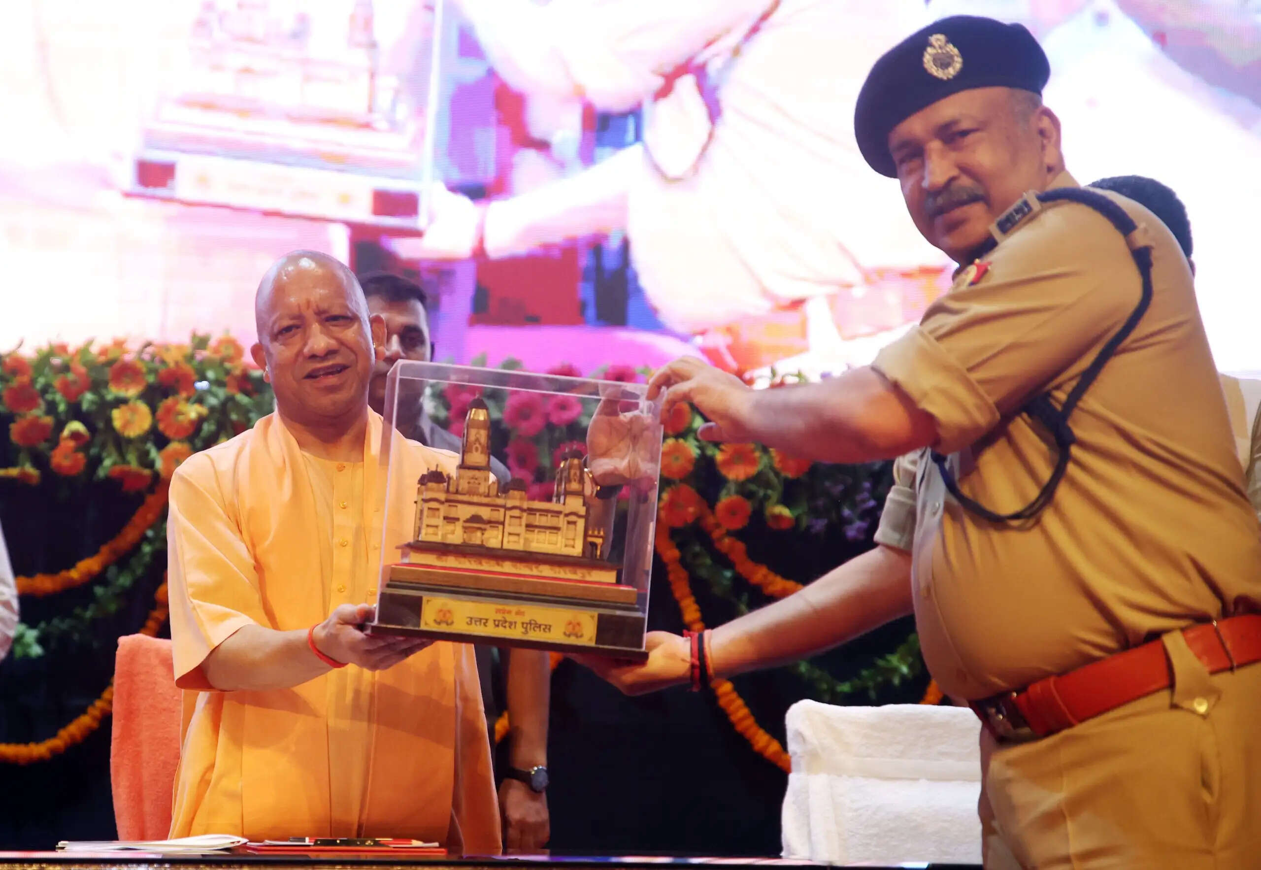 2017 से पहले माफिया के सामने नाक रगड़ती थी सरकार: सीएम योगी &nbsp;