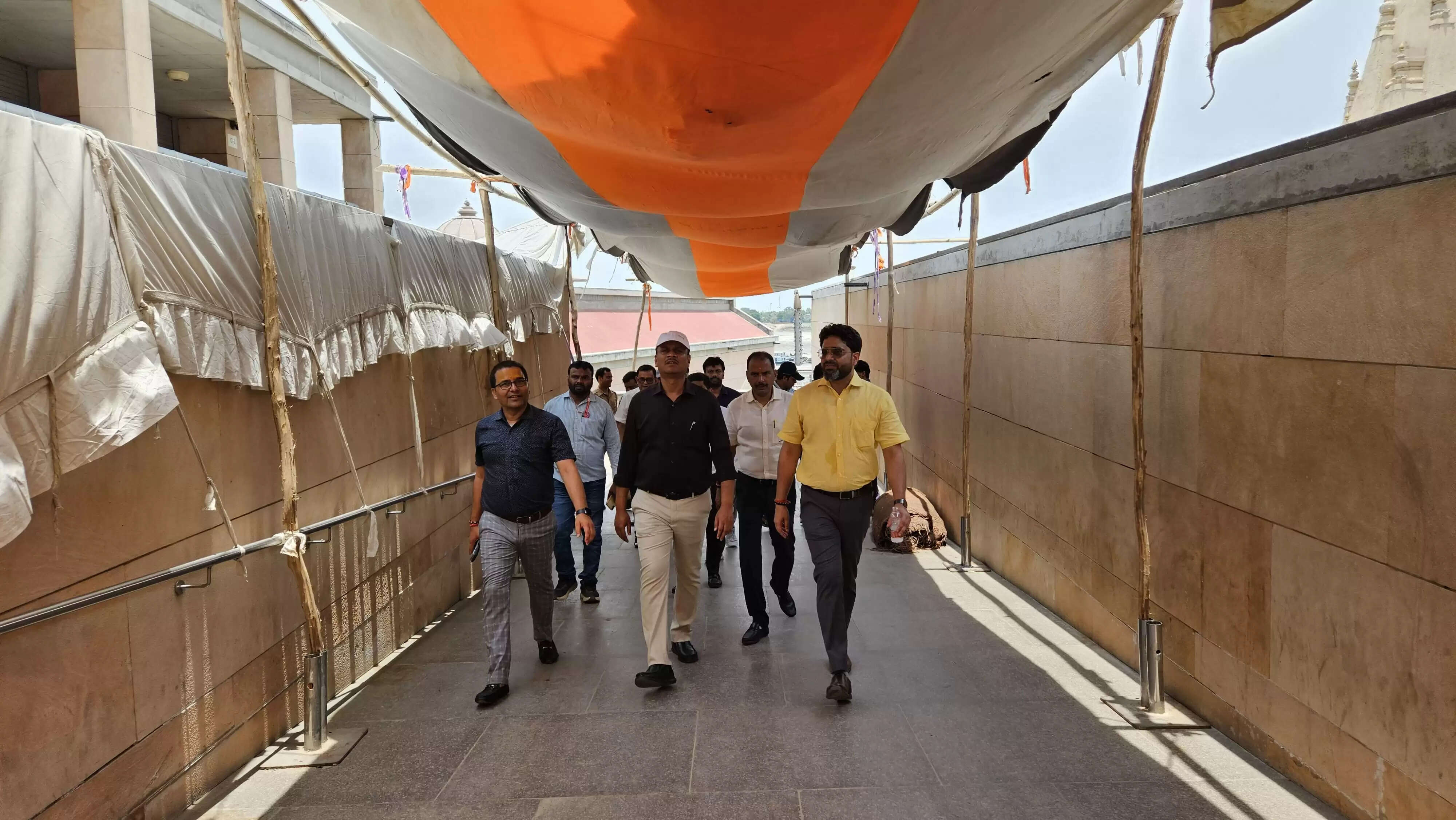 सावन में बाबा विश्वनाथ के दर्शन को उमड़ेंगे श्रद्धालु, मंडलायुक्त और पुलिस कमिश्नर ने तैयारियों की समीक्षा की, दिए निर्देश&nbsp;