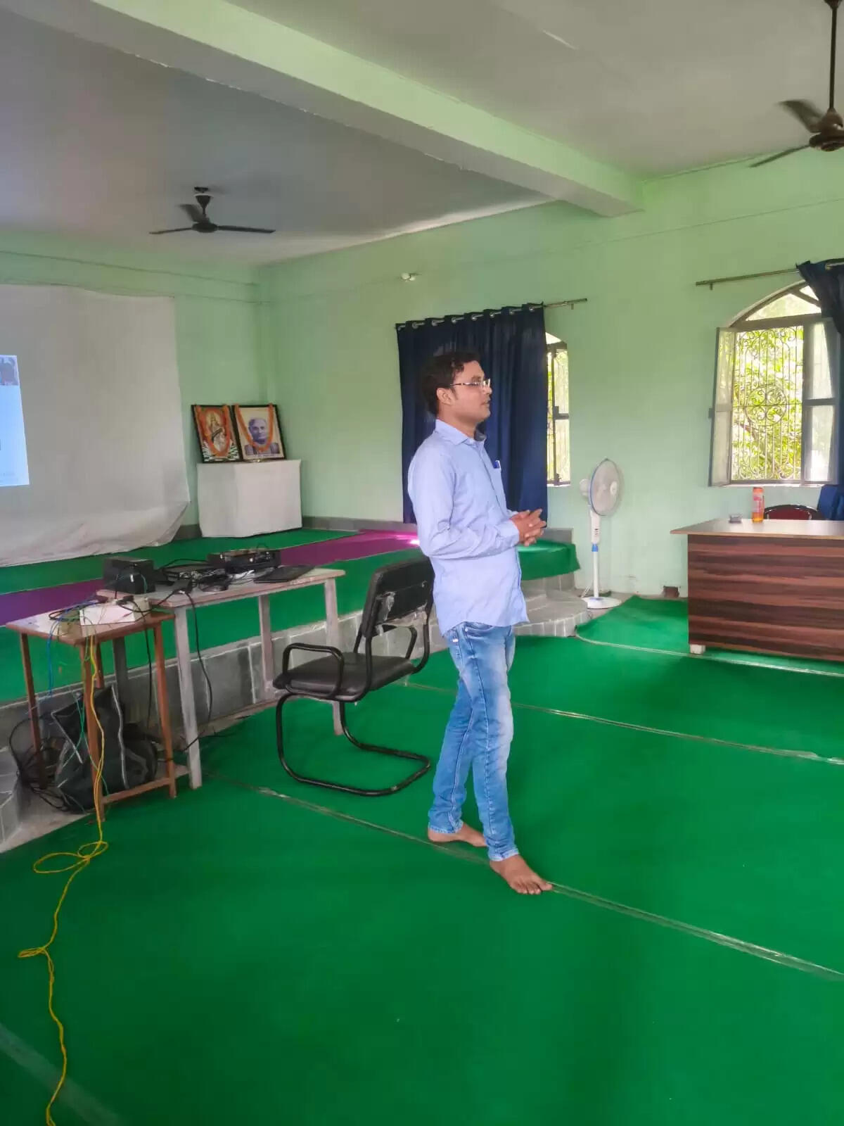 डोमरी (पड़ाव), रामनगर स्थित आचार्य सीताराम चतुर्वेदी महिला महाविद्यालय में सत्र 2025-26 के लिए बी.एससी., बी.कॉम., बी.बी.ए., और बी.ए. की नव प्रवेशी छात्राओं का तीन दिवसीय दीक्षा कार्यक्रम (19, 20, 21 अगस्त 2025) मंगलवार को प्रारंभ हुआ।