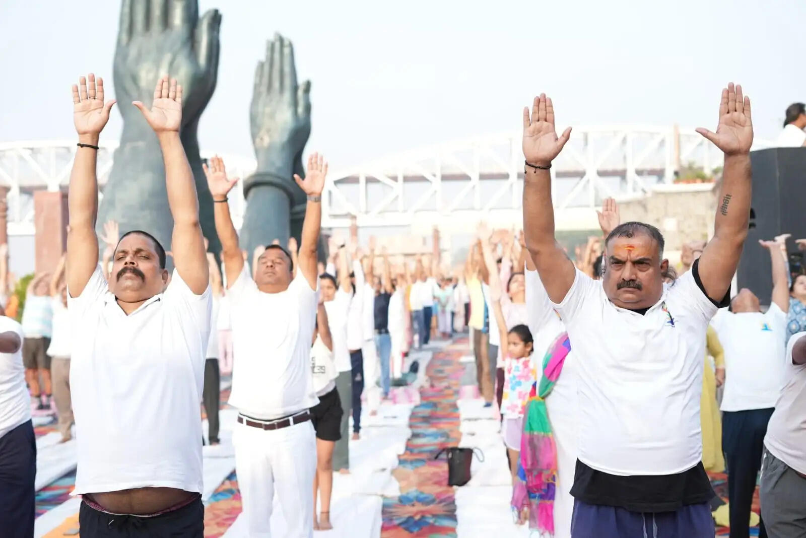 नमो घाट से हुई योग सप्ताह की शुरुआत, गंगा तट पर बही योग की धारा