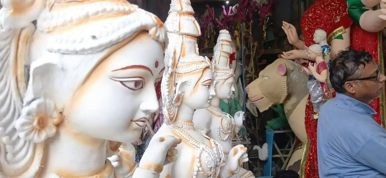 देश के हर सैनिक के पीछे है मां दुर्गा का बल, काशी के प्रख्यात मूर्तिकार ने बनाई 'ऑपरेशन सिंदूर' को समर्पित शहर की सबसे खास प्रतिमा