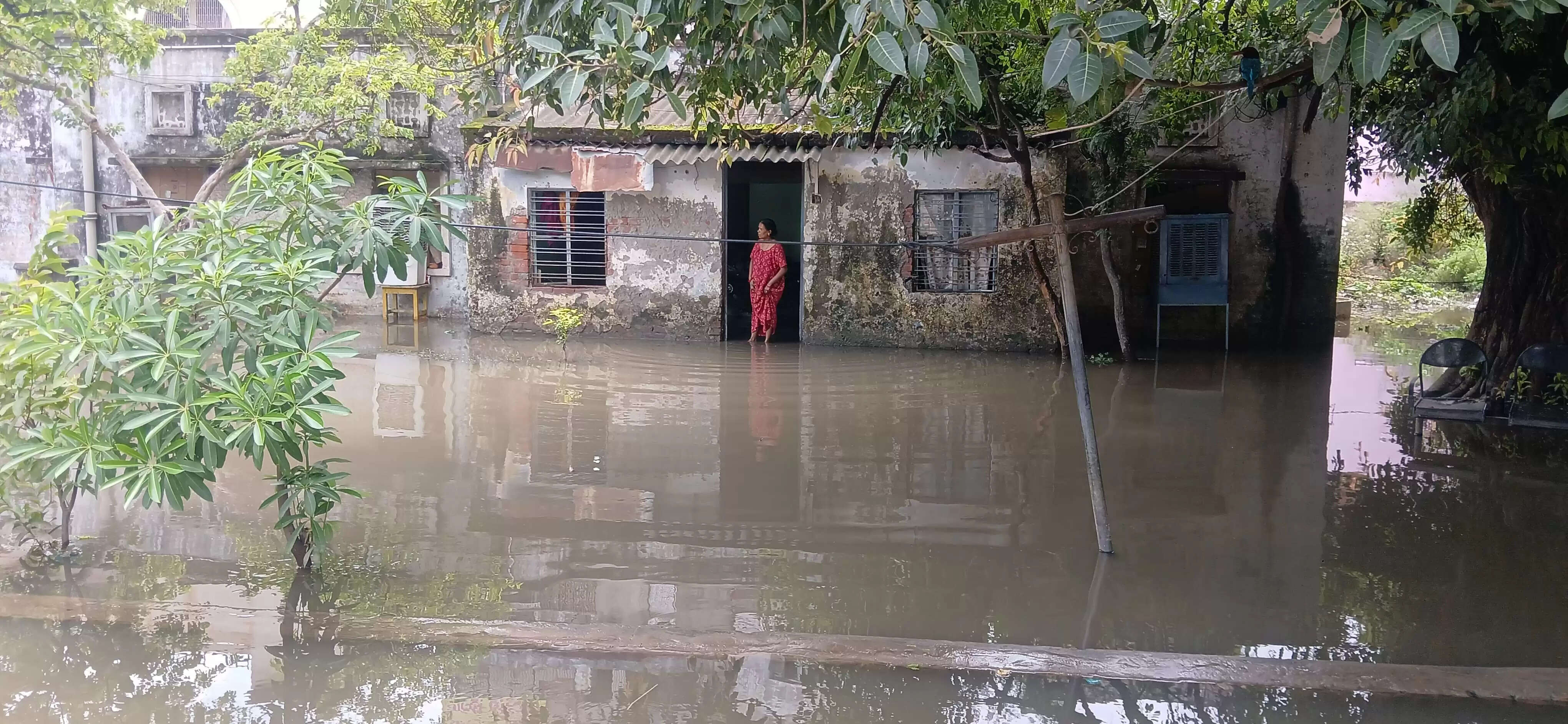 &nbsp;मानसून की पहली तेज बारिश ने खोली नगर निगम की पोल, रविंद्रपुरी में जलभराव से लोग बेहाल&nbsp;