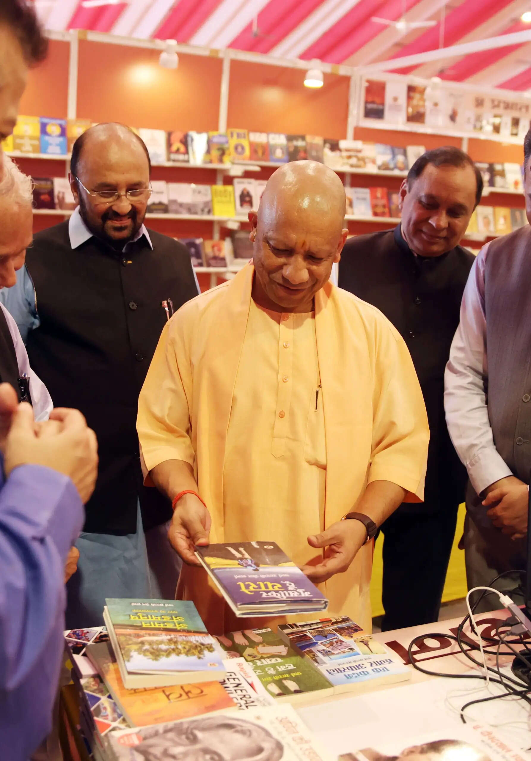 &nbsp;मुख्यमंत्री योगी आदित्यनाथ के मार्गदर्शन में स्थानीय उत्पादों और पारंपरिक कारीगरी को मिलेगा नया बाजार