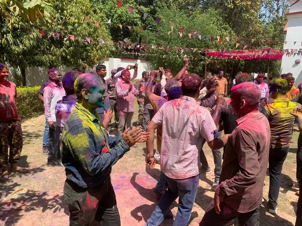 varanasi police holi