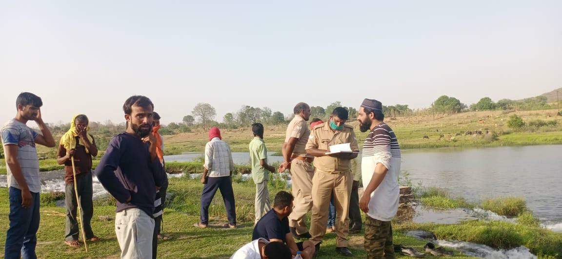 लतीफशाह कुंड में नहाते समय बीएचयू मेडिकल के दो छात्र डूबे, देर शाम तक नहीं चल सका पता