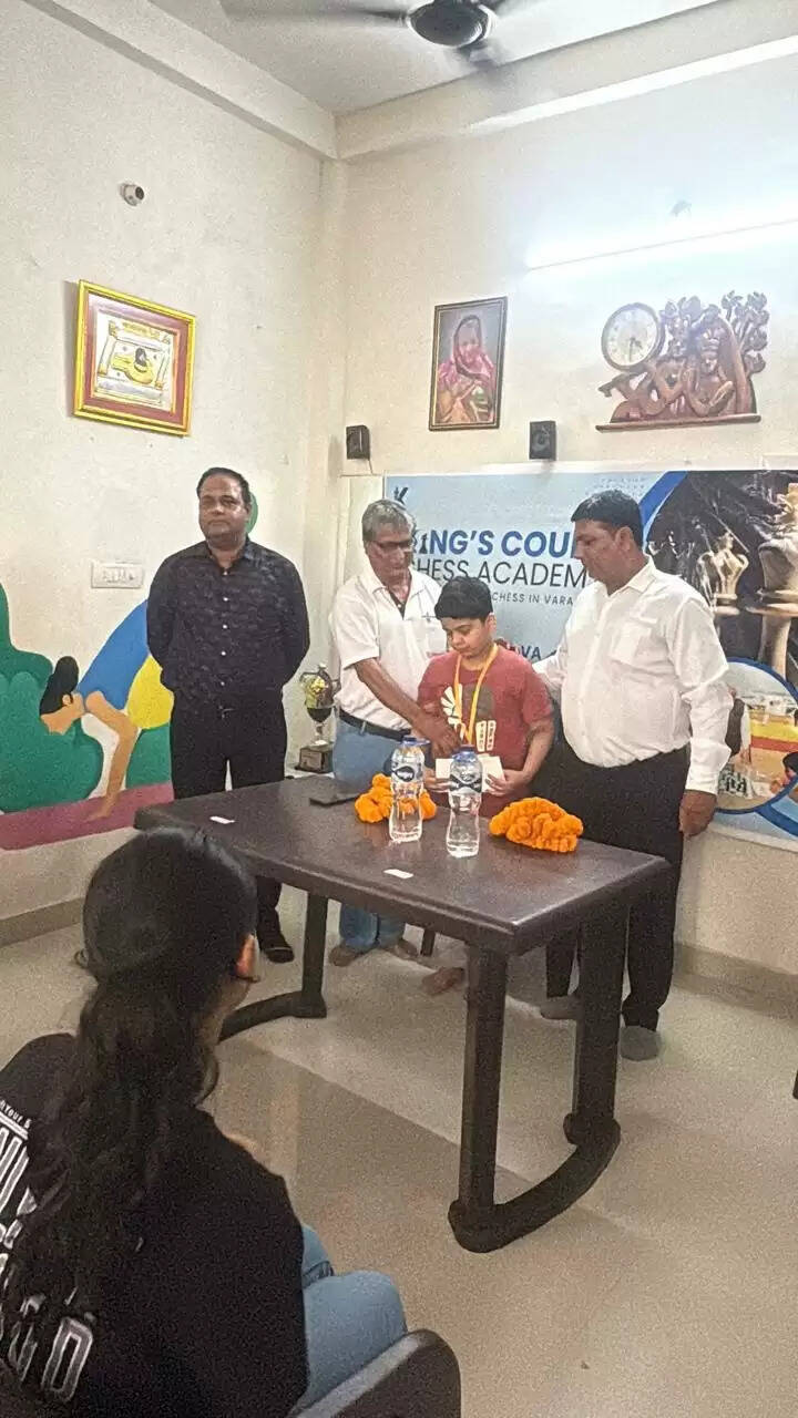 वाराणसी में द्वितीय रैपिड चेस प्रतियोगिता सम्पन्न, अंतरराष्ट्रीय शतरंज खिलाड़ियों ने किया प्रतिभाग